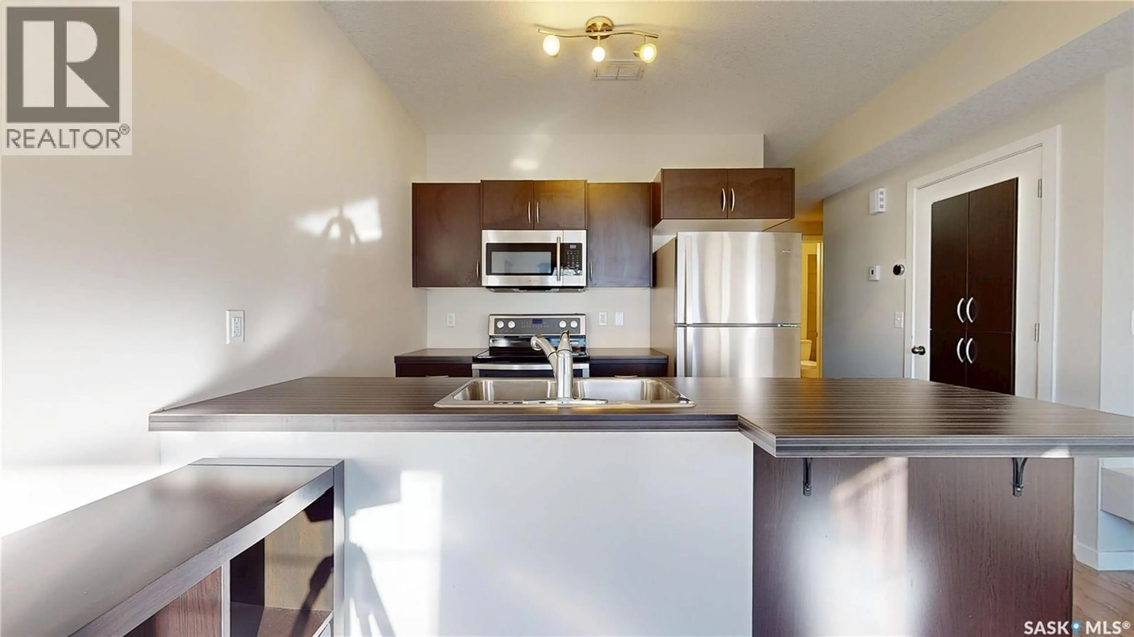 Standard kitchen, unknown for 40A - 5655 AERODROME ROAD, Regina Saskatchewan S4W0M3