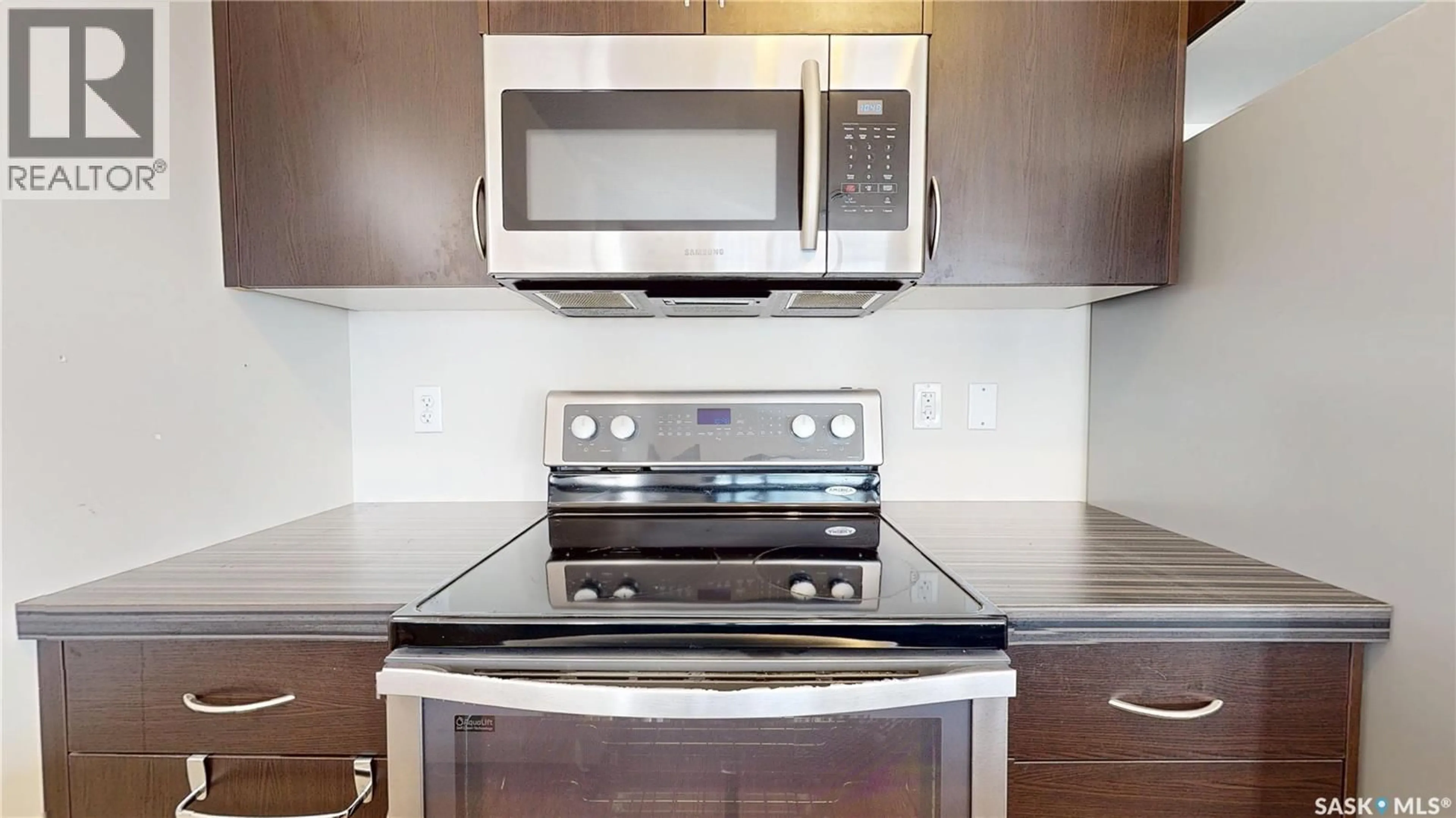 Standard kitchen, unknown for 40A - 5655 AERODROME ROAD, Regina Saskatchewan S4W0M3