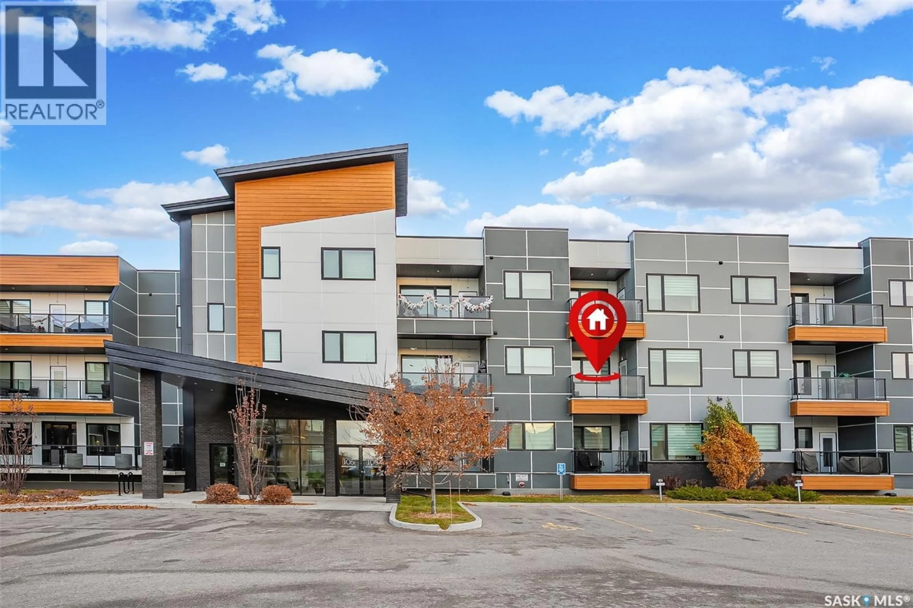 Patio, building for 212 105 WILLIS CRESCENT, Saskatoon Saskatchewan S7T0Z3