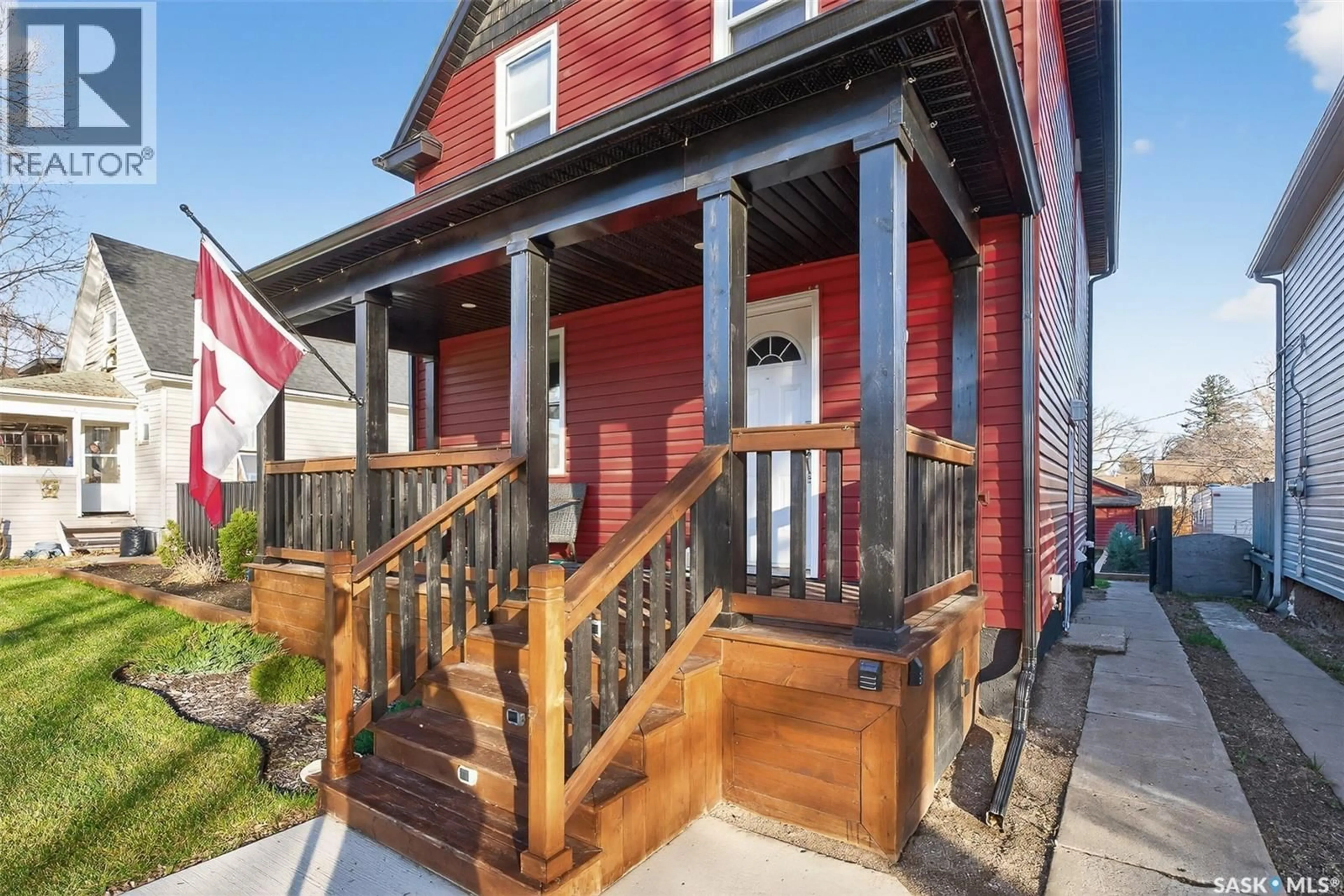 Patio, street for 1129 3RD AVENUE, Moose Jaw Saskatchewan S6H1E9