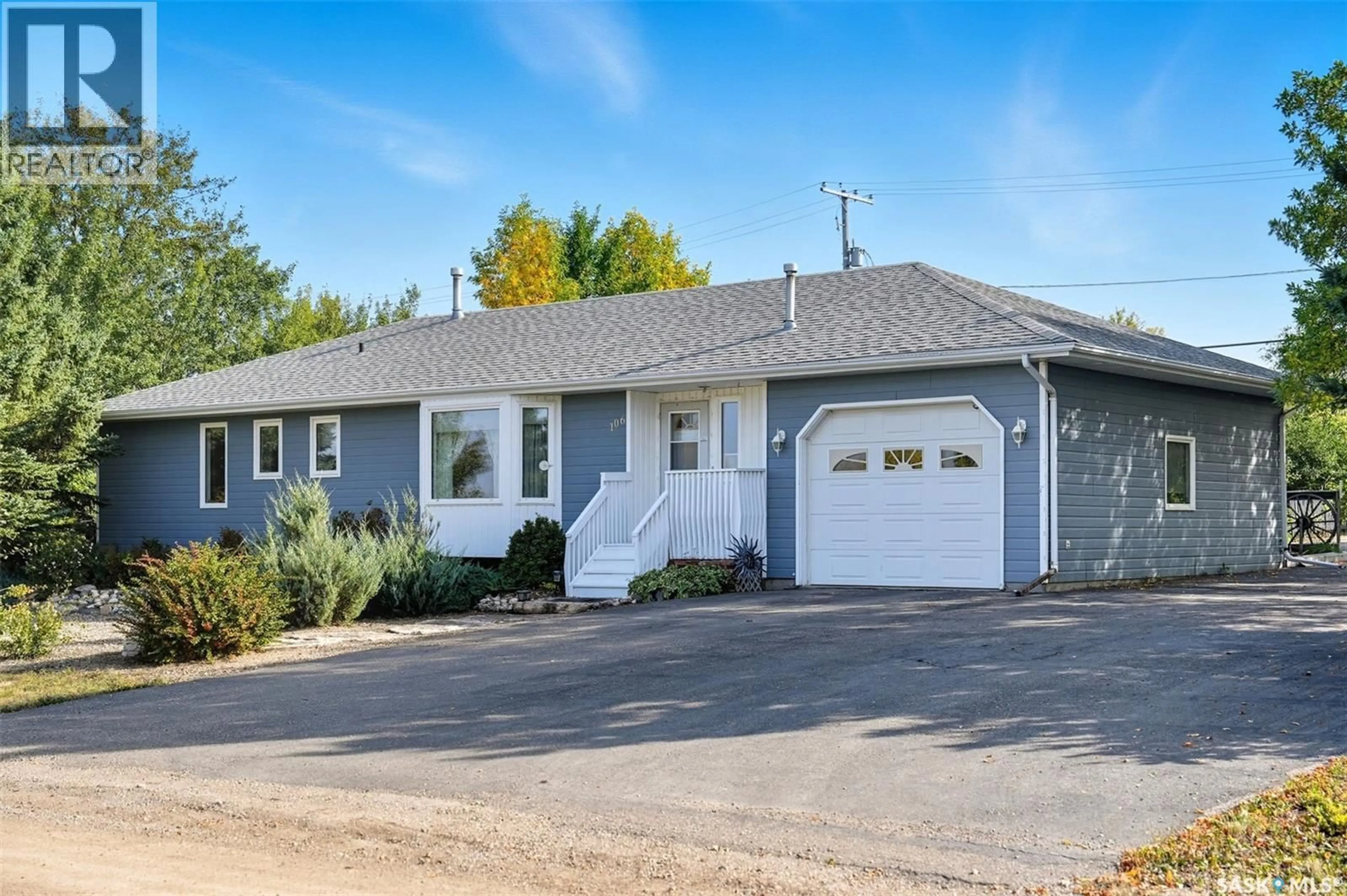 Home with vinyl exterior material, street for 104-108 LAKEVIEW AVENUE, Manitou Beach Saskatchewan S0K4T1