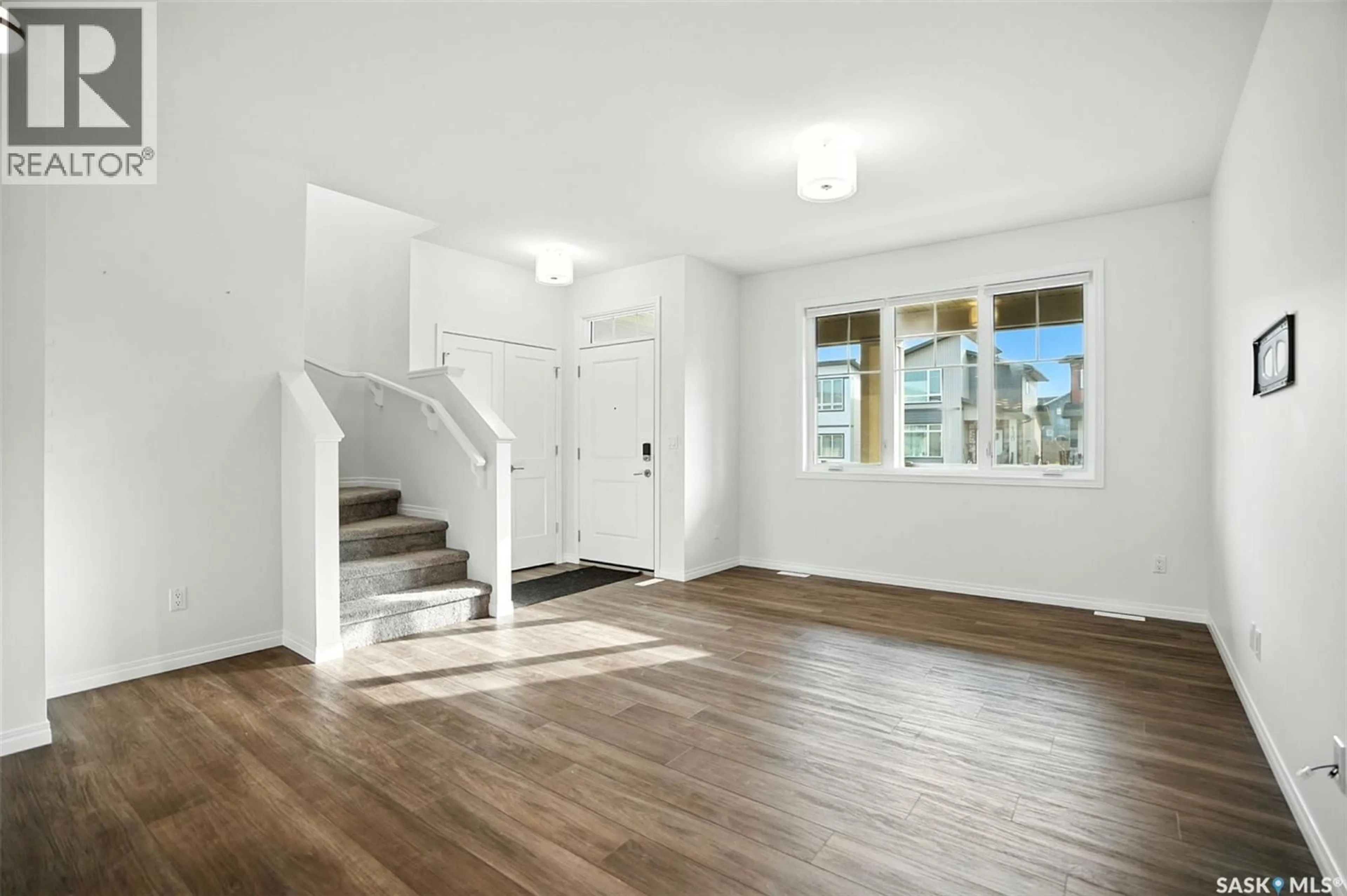 Indoor entryway for 127 TAUBE AVENUE, Saskatoon Saskatchewan S7V0W1