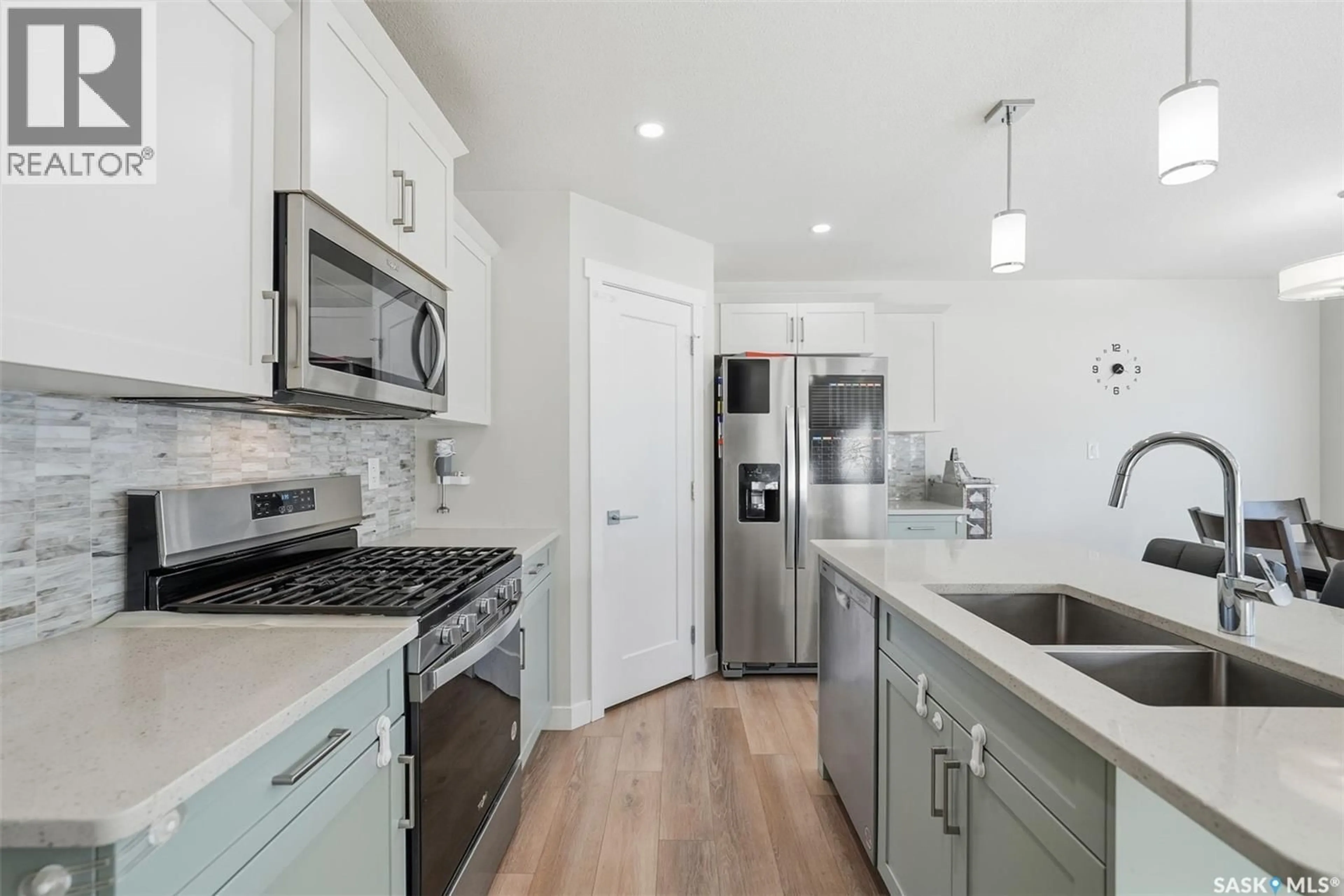 Open concept kitchen, ceramic/tile floor for 458 SCHMEISER BEND, Saskatoon Saskatchewan S7V1N6