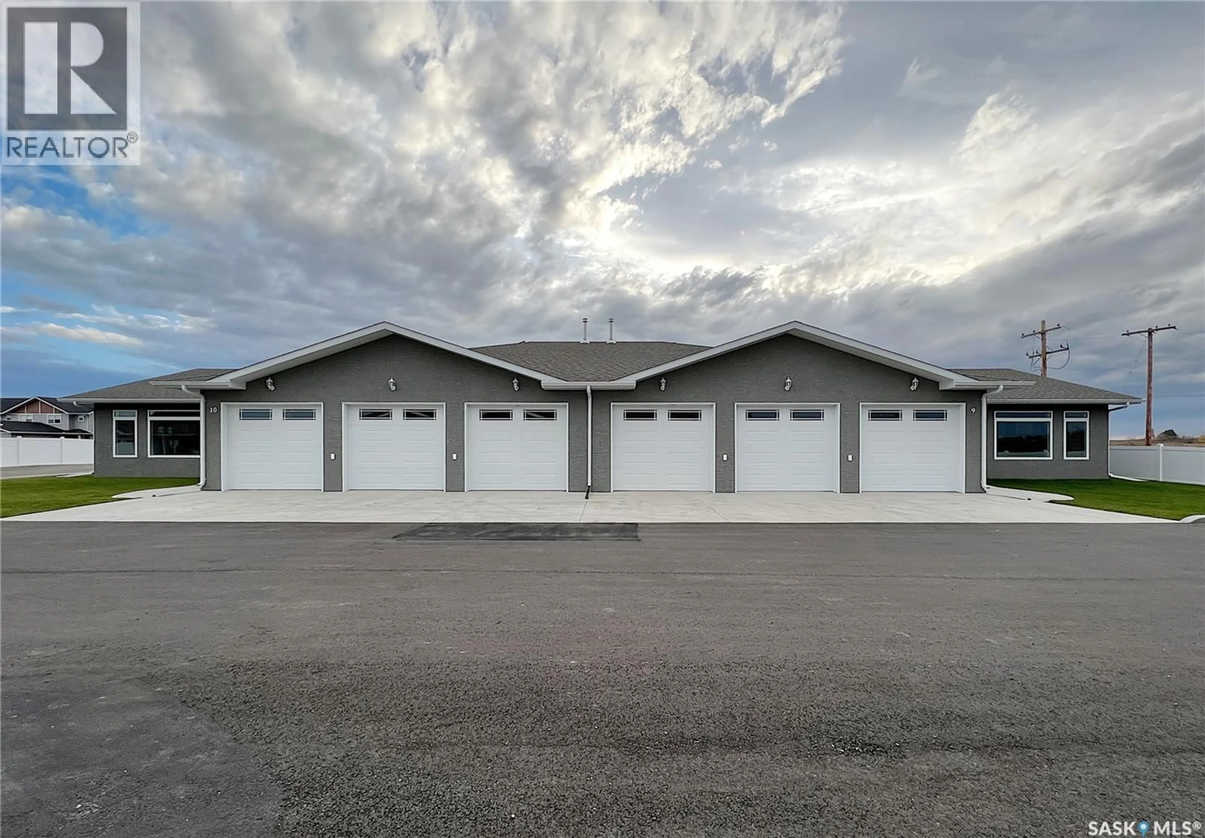 Indoor garage for 9 2330 MORSKY DRIVE, Estevan Saskatchewan S4A3A5