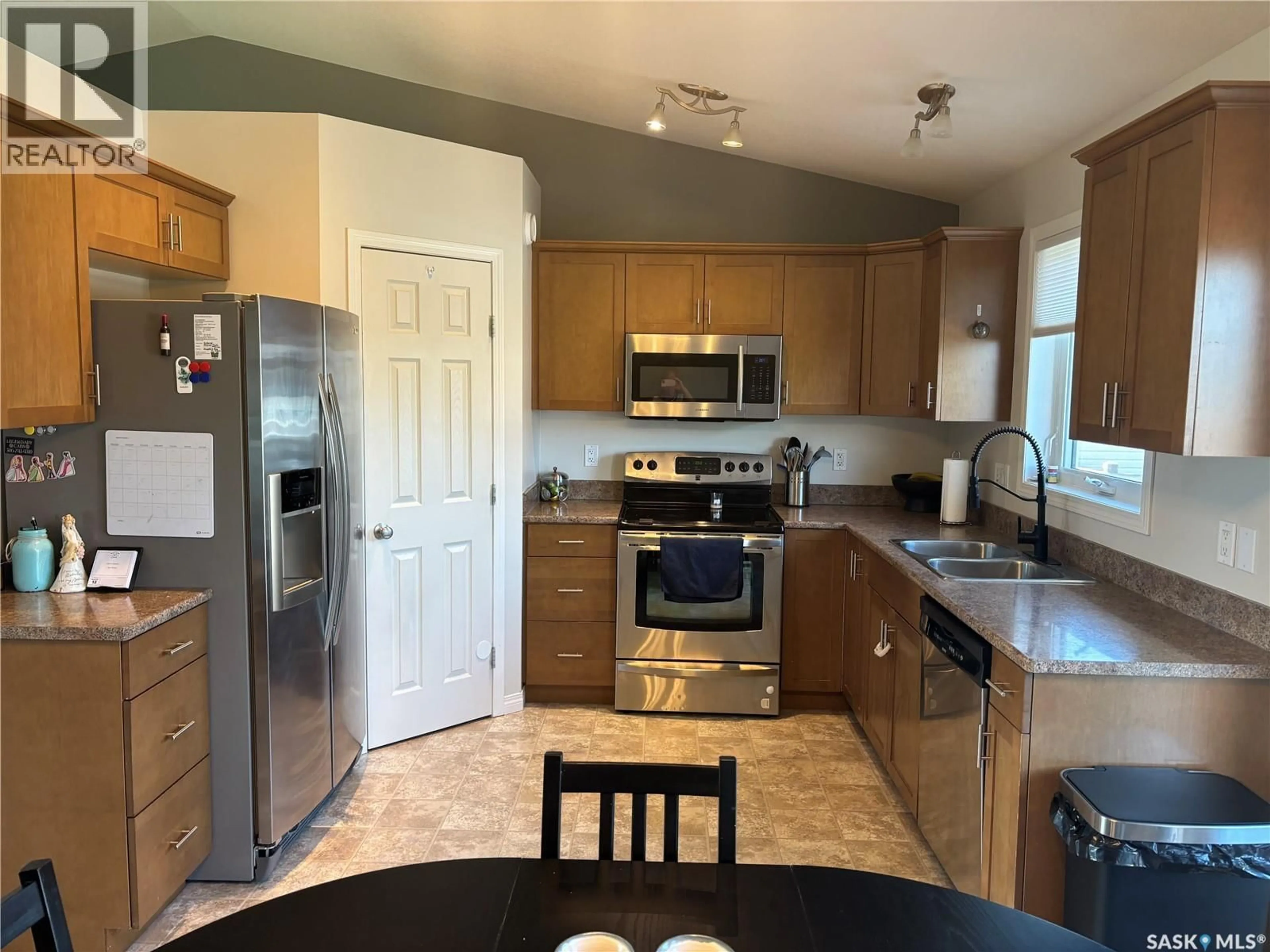 Unknown for 813 LOCHWOOD PLACE, Swift Current Saskatchewan S9H4W9