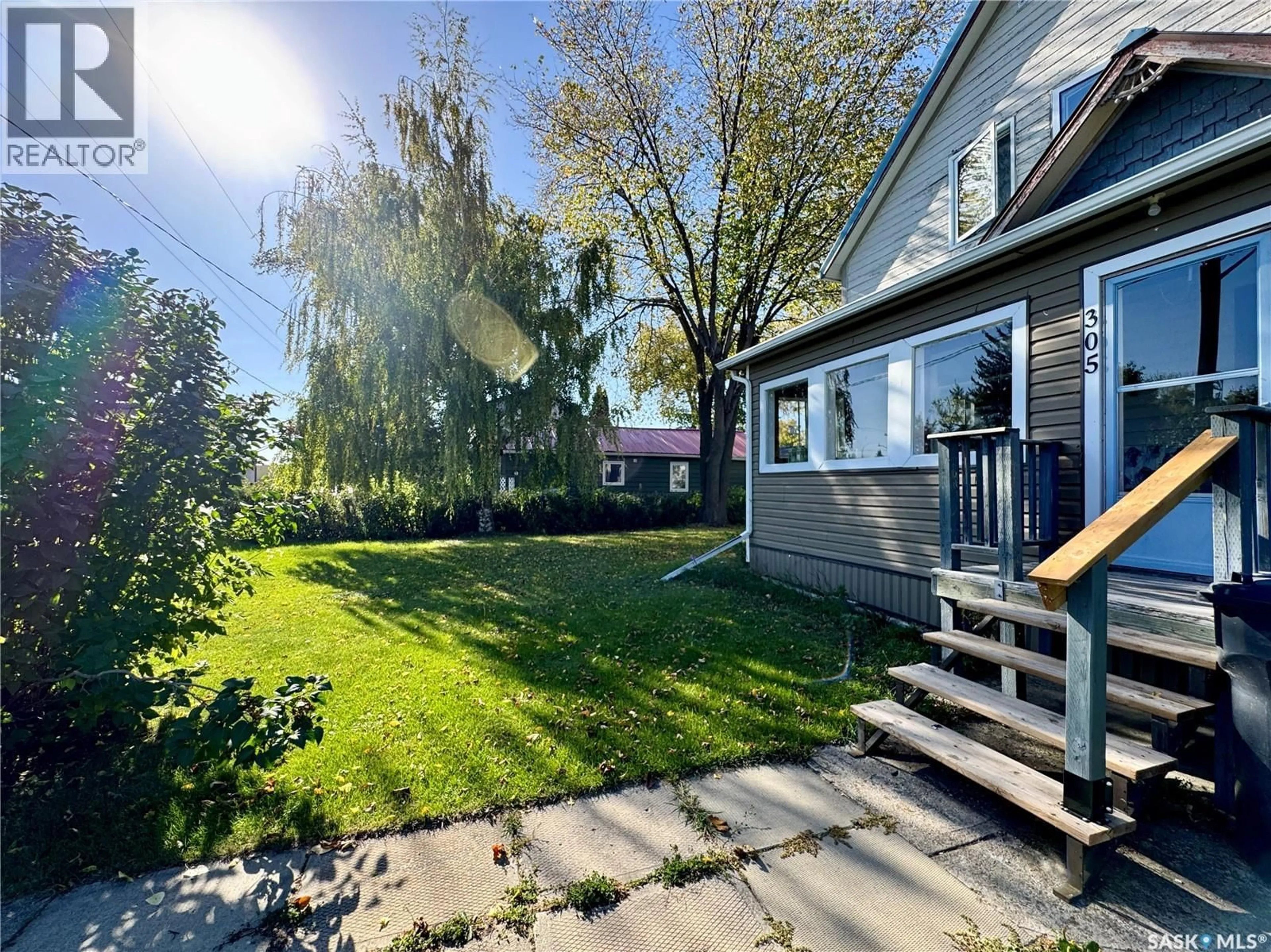 A pic from outside/outdoor area/front of a property/back of a property/a pic from drone, street for 305 COMMERCIAL STREET, Saltcoats Saskatchewan S0A3R0