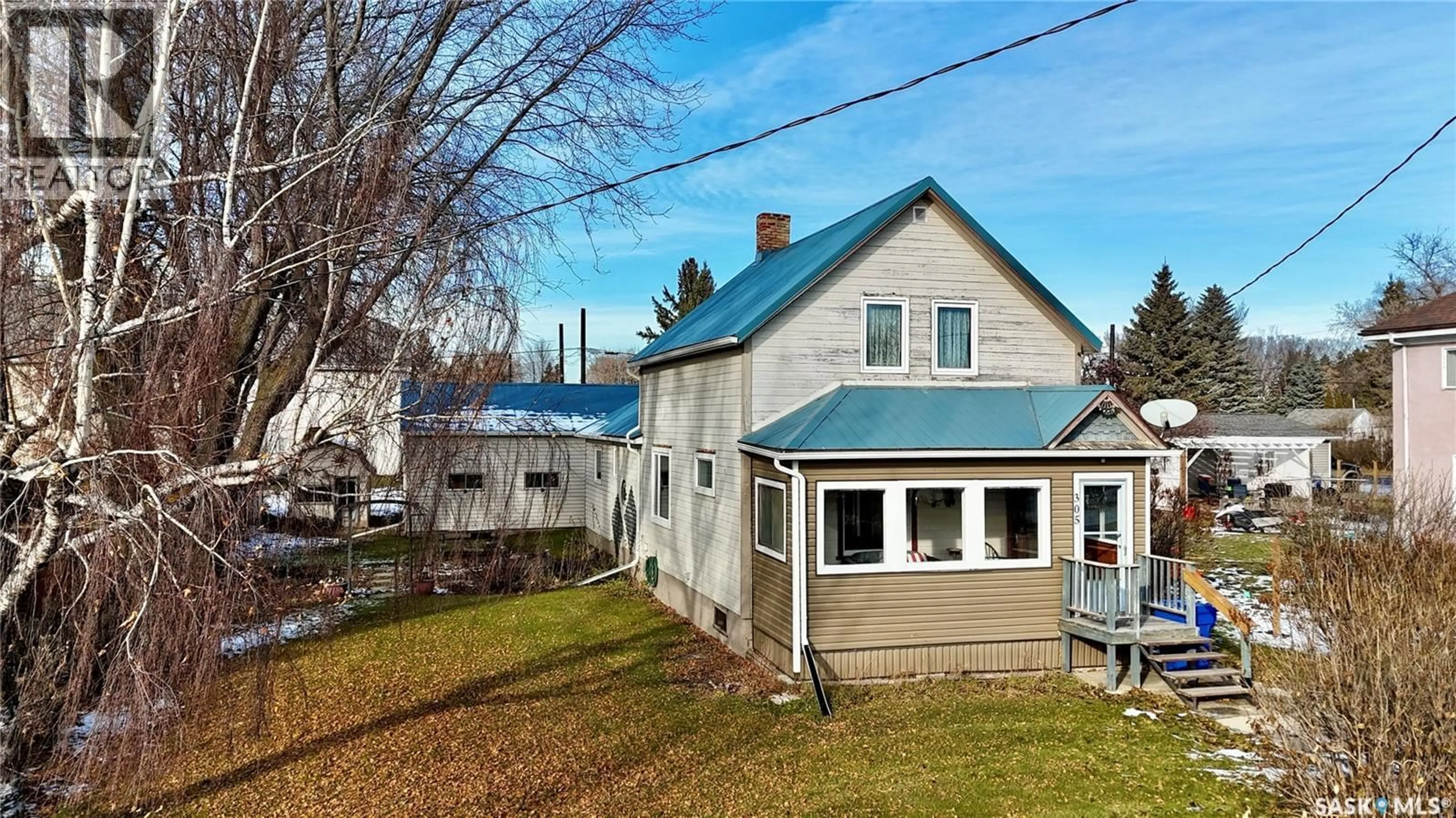 A pic from outside/outdoor area/front of a property/back of a property/a pic from drone, street for 305 COMMERCIAL STREET, Saltcoats Saskatchewan S0A3R0