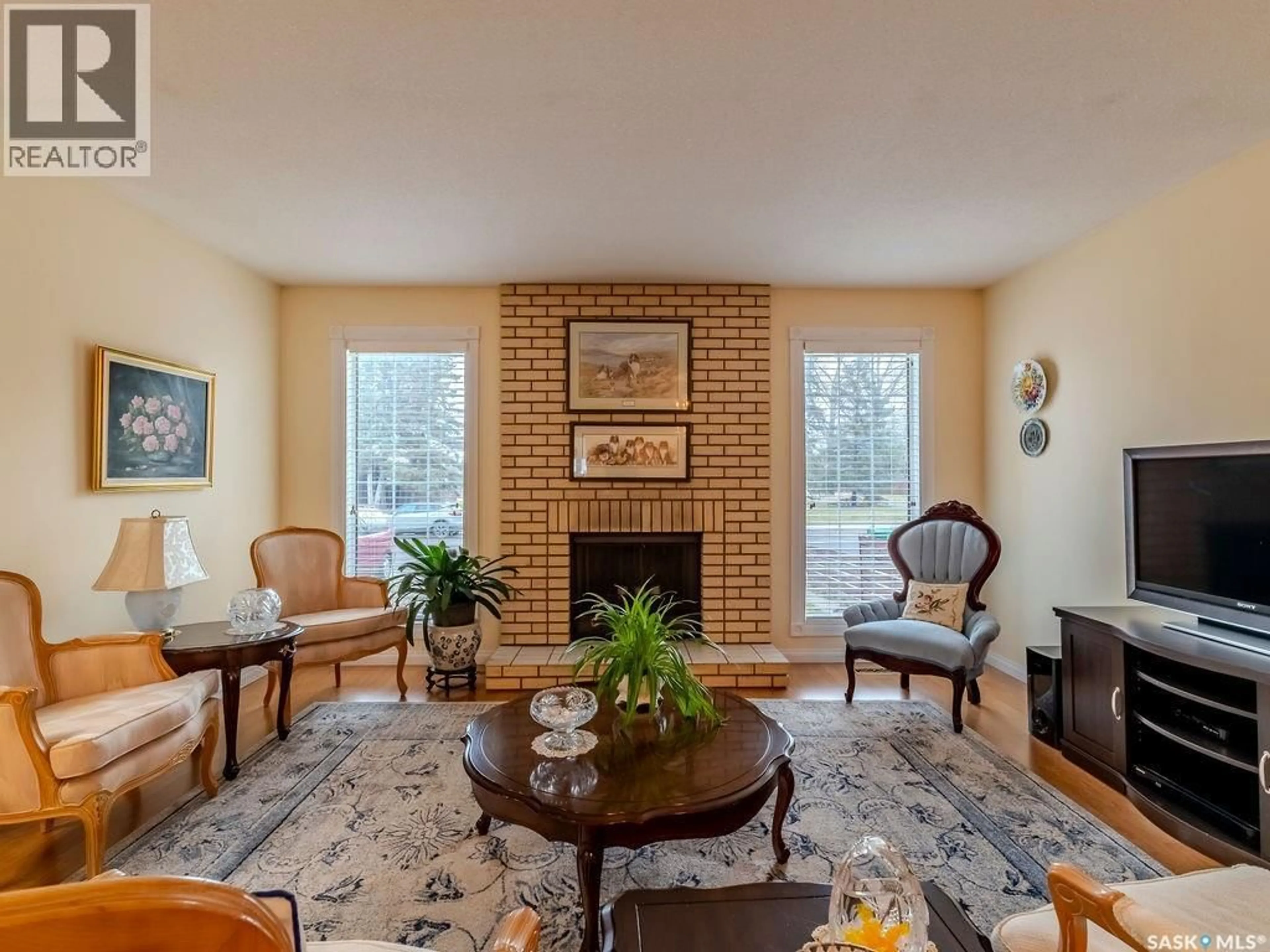 Living room with furniture, unknown for 139 SMITH ROAD, Saskatoon Saskatchewan S7M4Z4