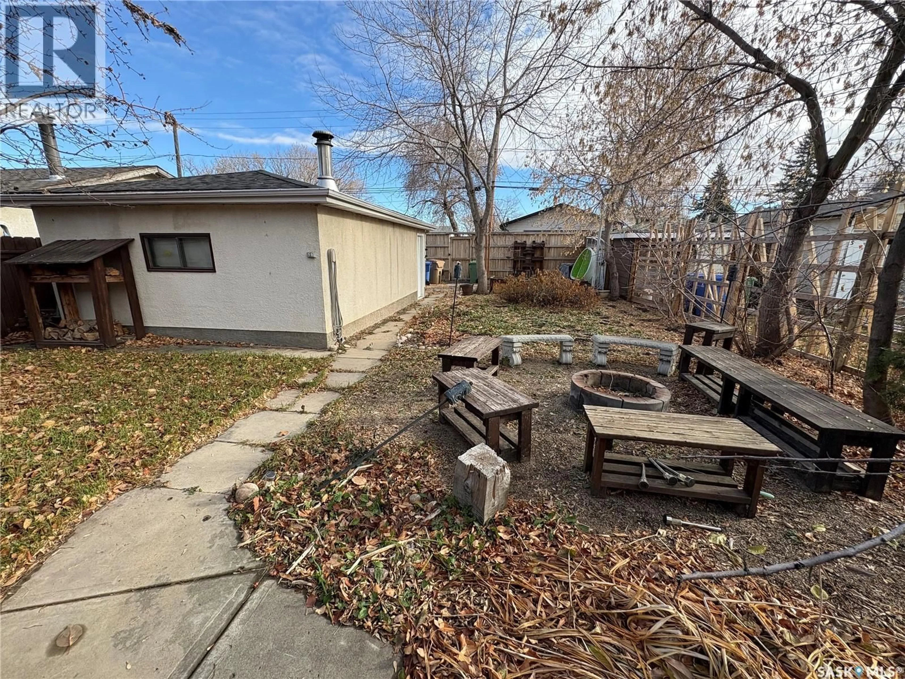 Patio, street for 731 RETALLACK STREET, Regina Saskatchewan S4T2G7