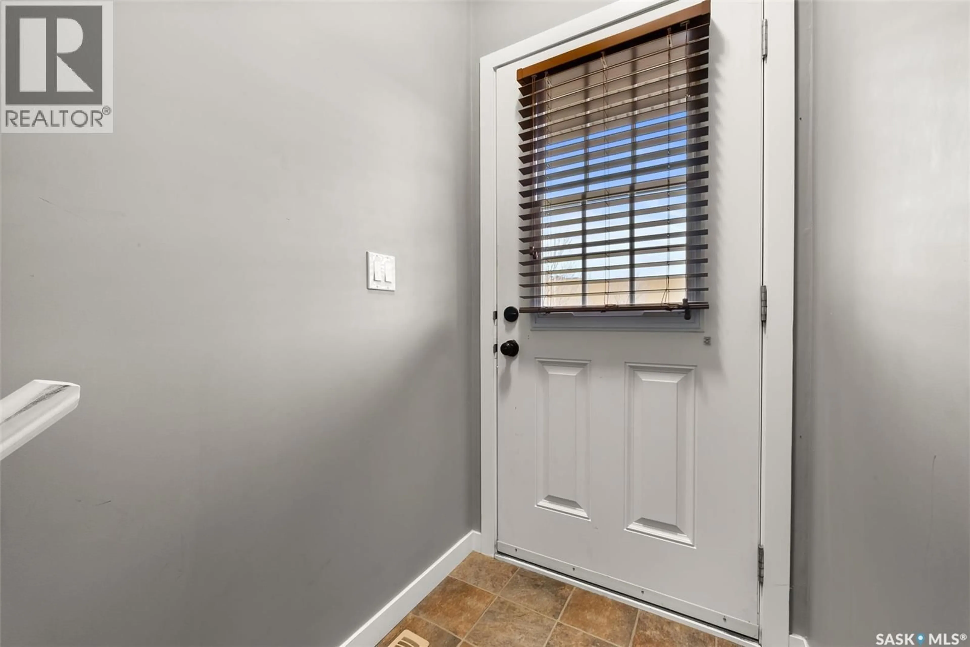 Indoor entryway for 4640 - 30 HARBOUR LANDING DRIVE, Regina Saskatchewan S4W0B8