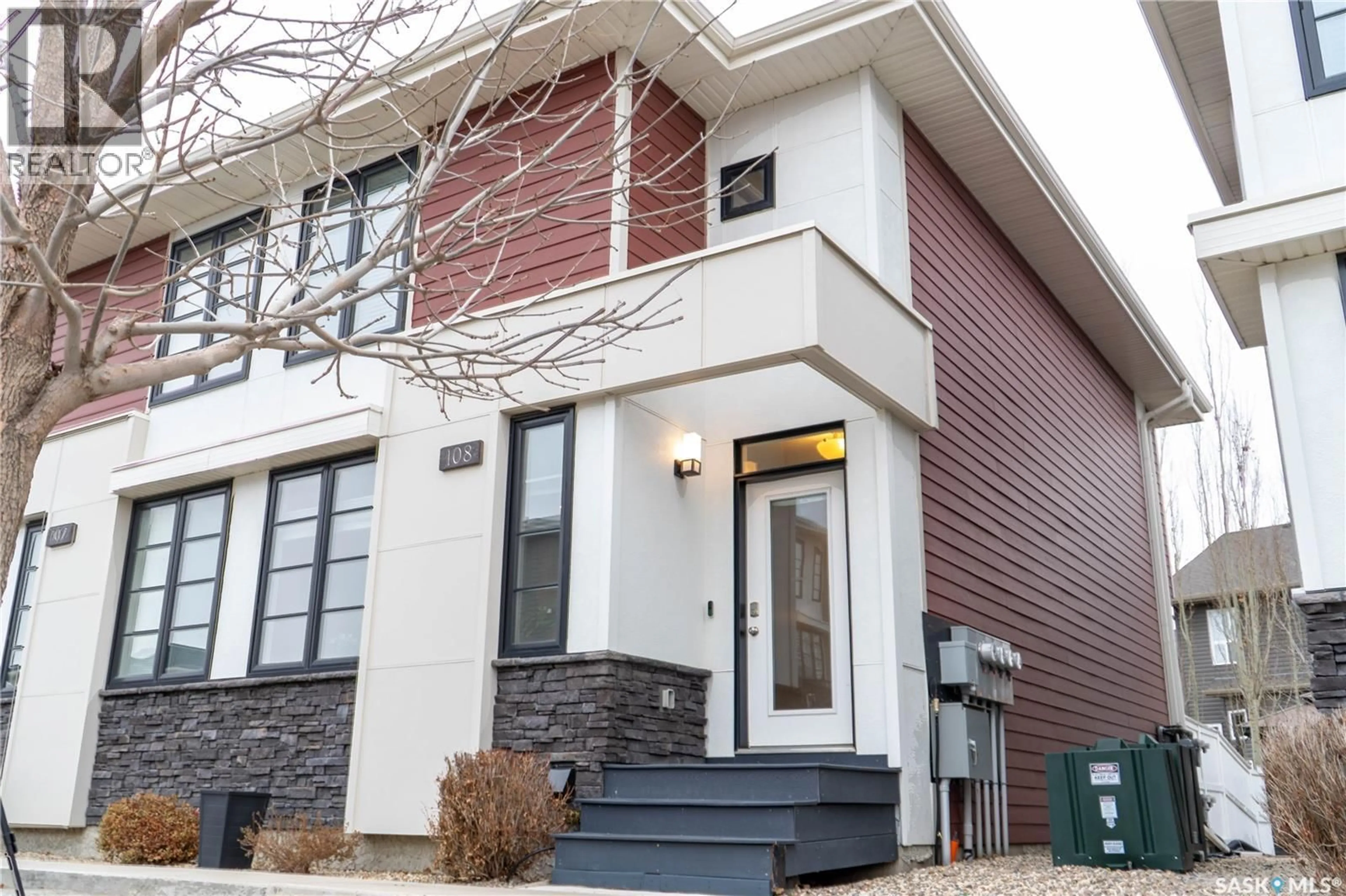 Home with vinyl exterior material, street for 108 - 3229 ELGAARD DRIVE, Regina Saskatchewan S4X0L2