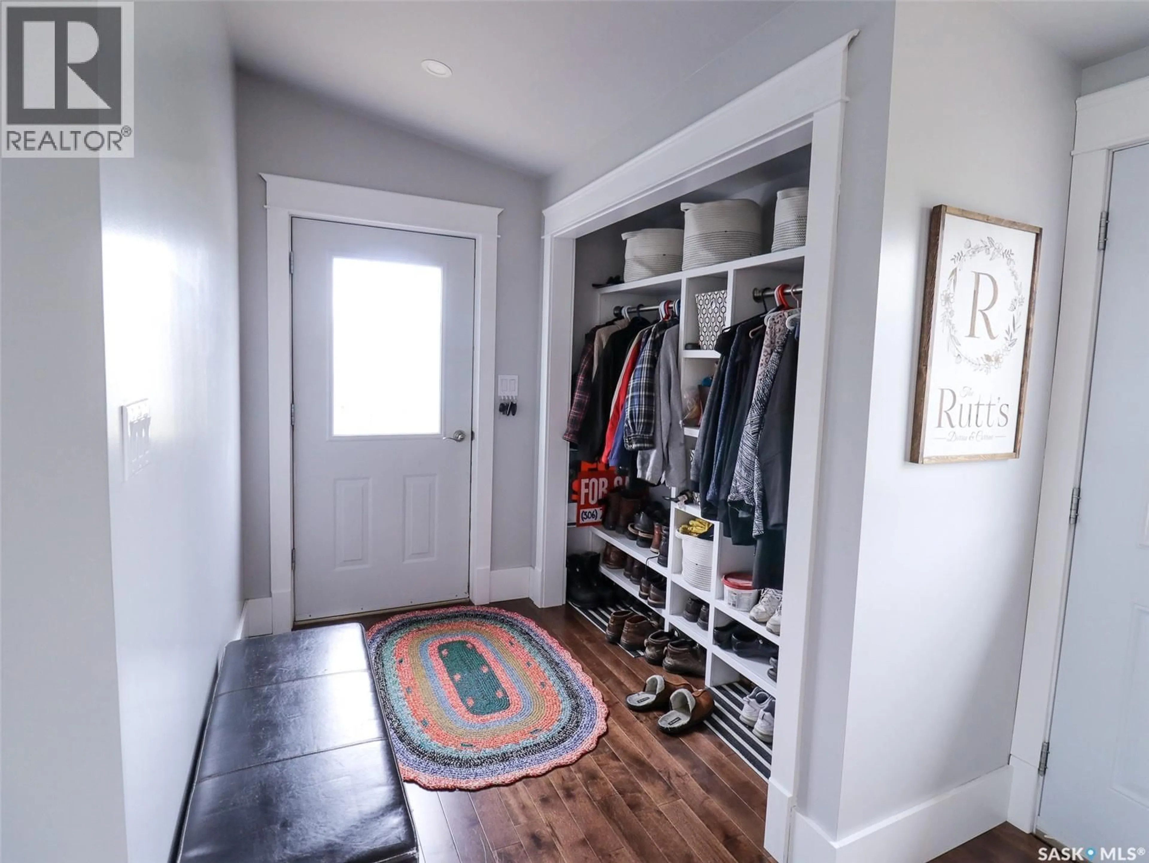 Indoor entryway for 1310 BUICK STREET, Cadillac Saskatchewan S0N0K0