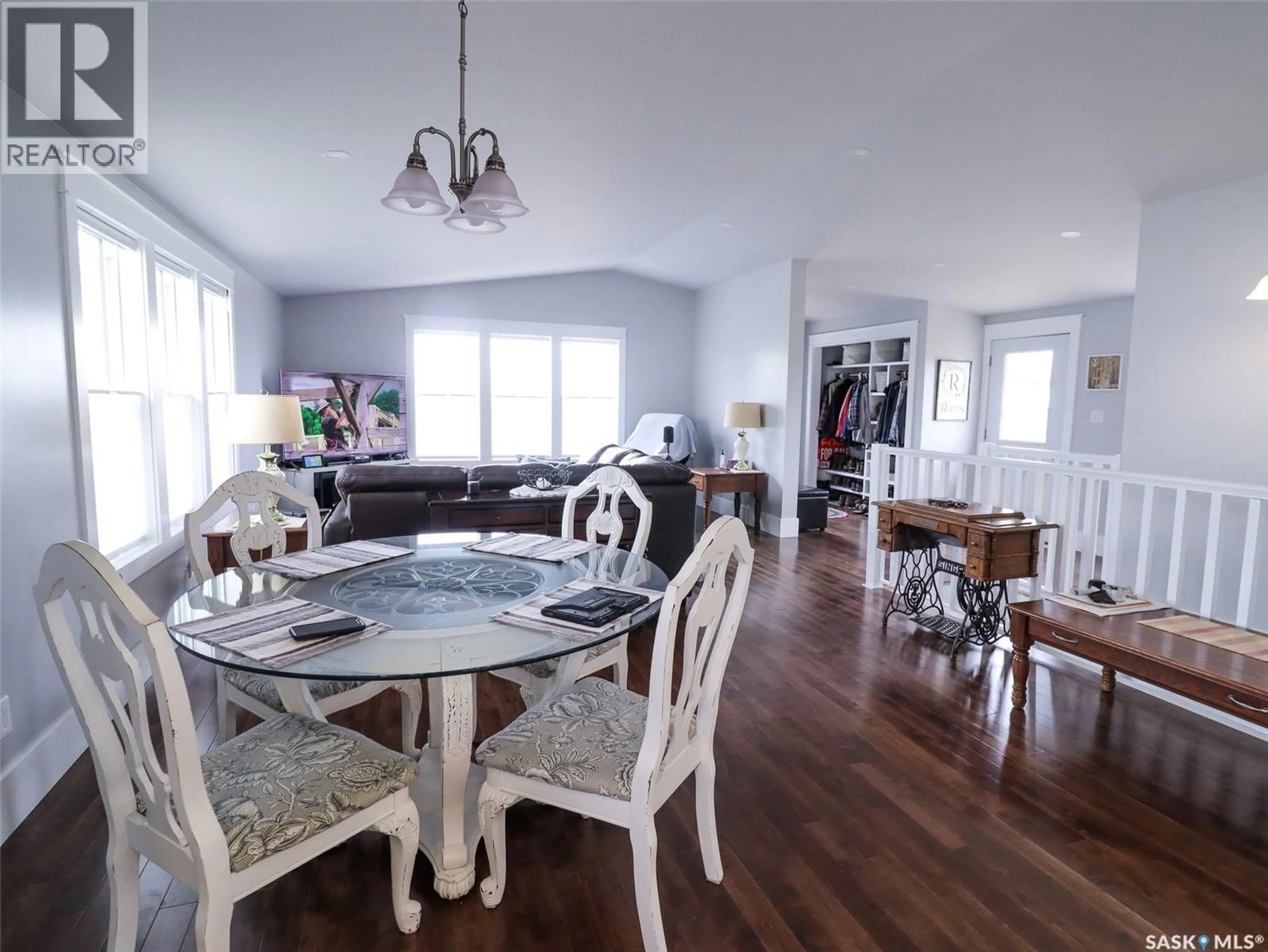 Dining room, wood/laminate floor for 1310 BUICK STREET, Cadillac Saskatchewan S0N0K0