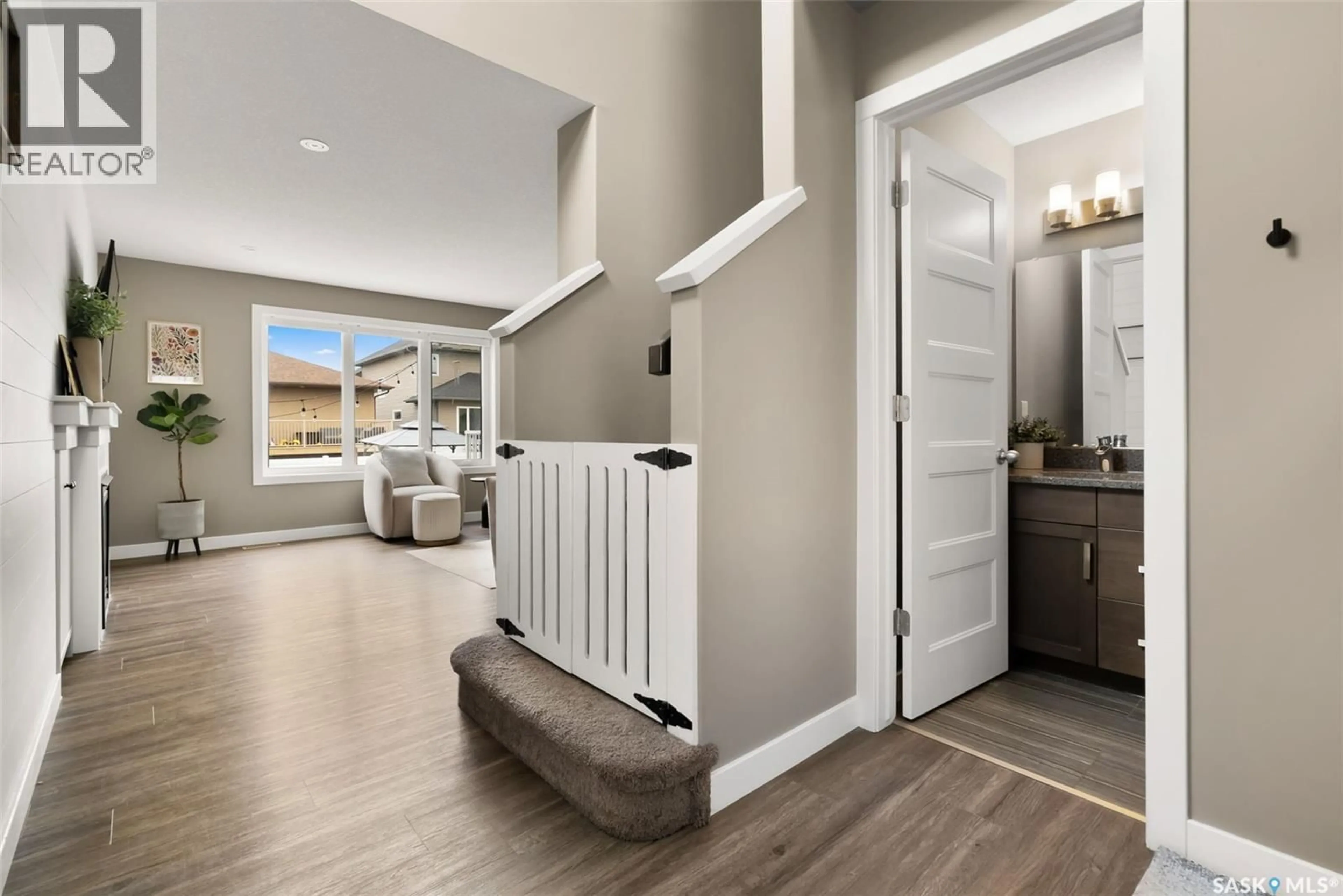 Indoor entryway for 5122 SNOWBIRDS CRESCENT, Regina Saskatchewan S4W0H4