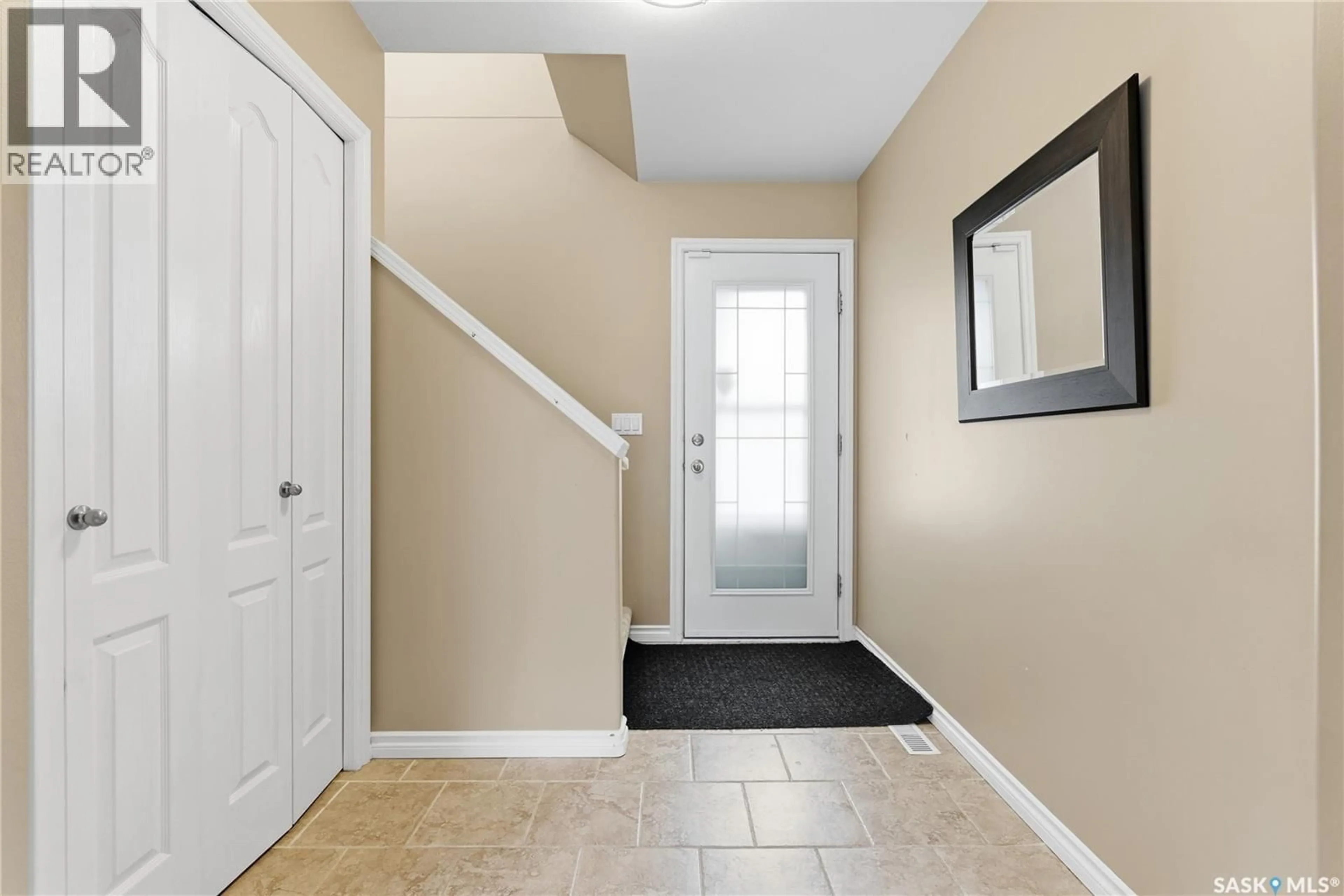 Indoor entryway for 515 - 118 MCWILLIE AVENUE, Saskatoon Saskatchewan S7S1K8