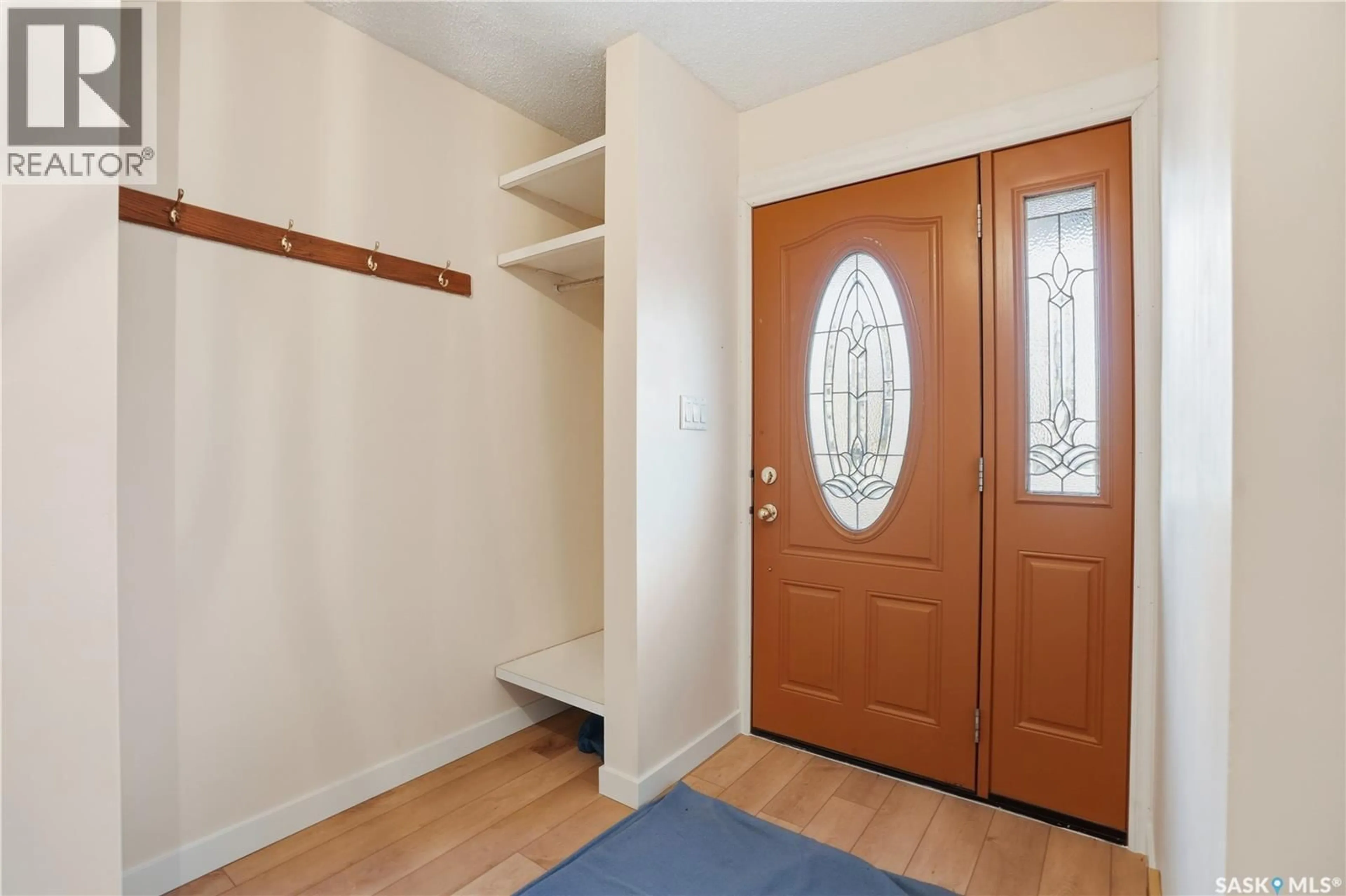 Indoor entryway for 510 BATE CRESCENT, Saskatoon Saskatchewan S7H3A7