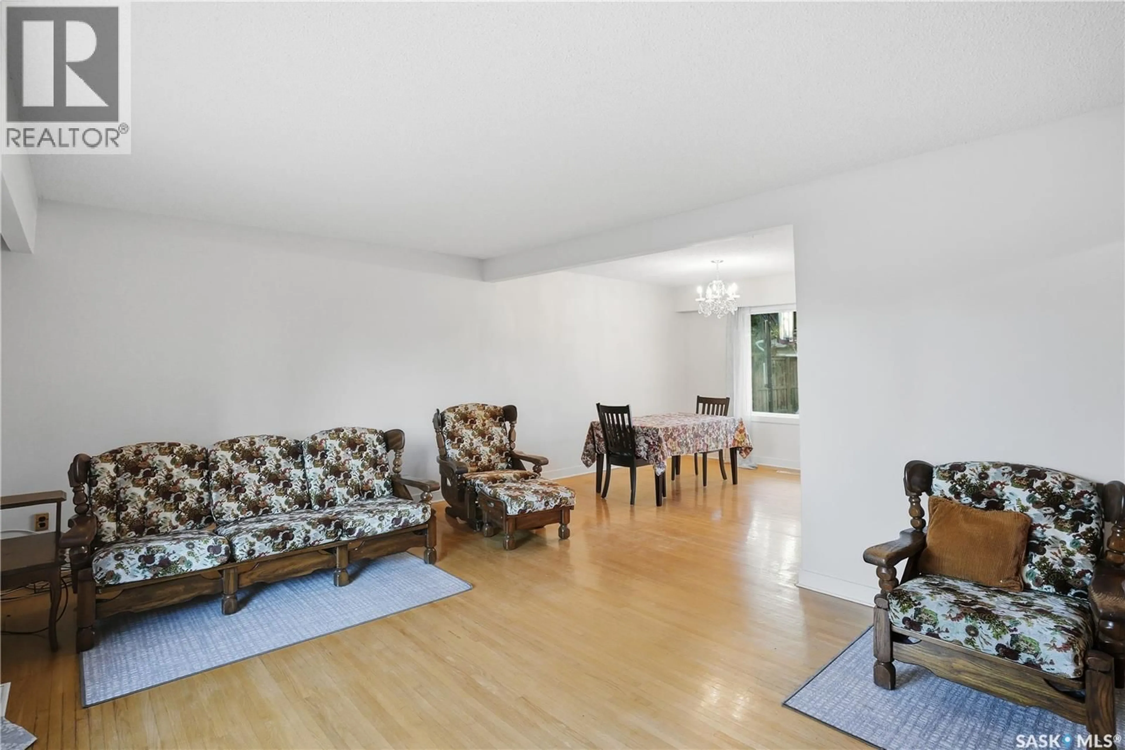 Living room with furniture, unknown for 510 BATE CRESCENT, Saskatoon Saskatchewan S7H3A7