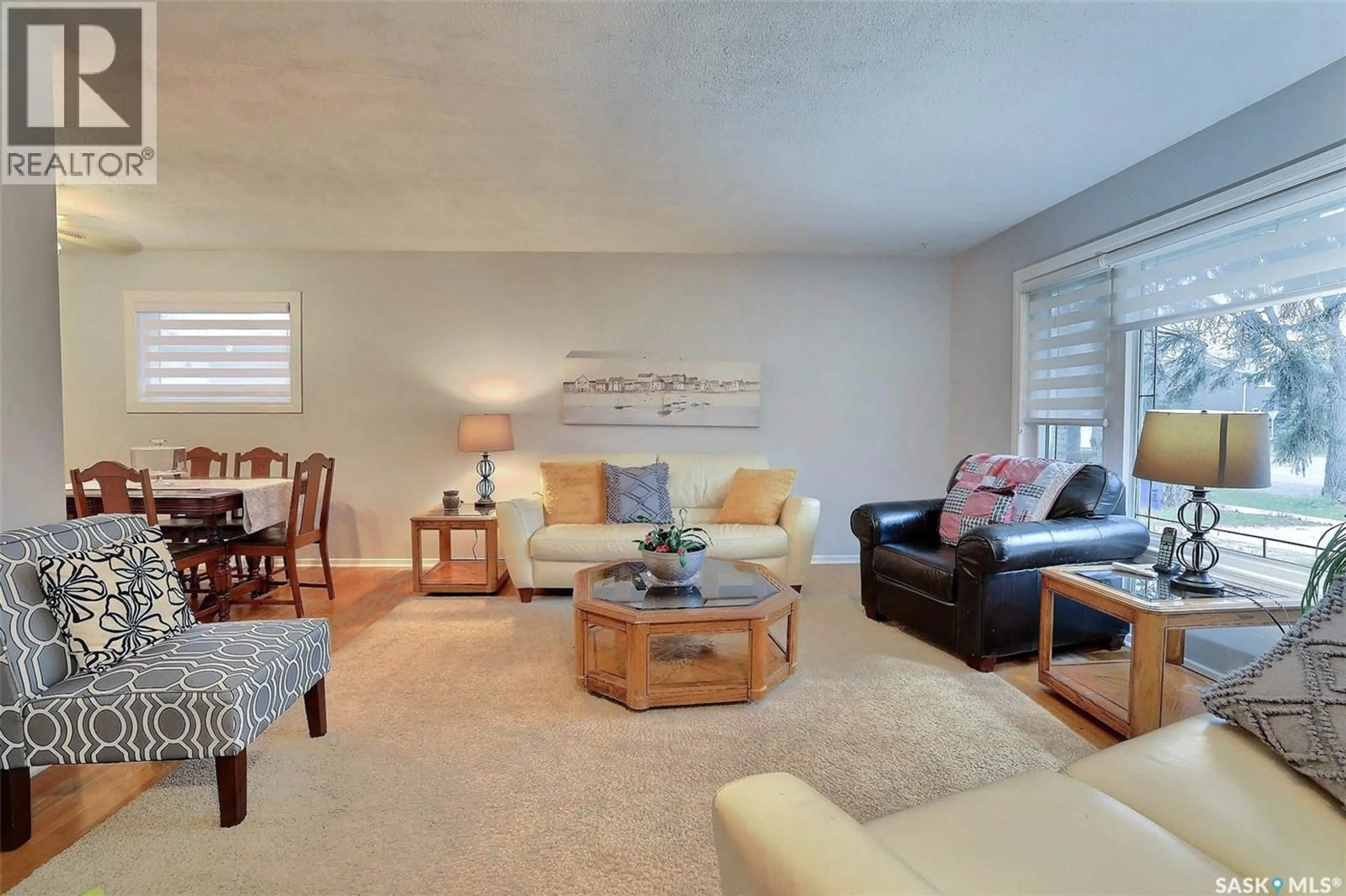 Living room with furniture, unknown for 1711 GRANT DRIVE, Regina Saskatchewan S4S4V3