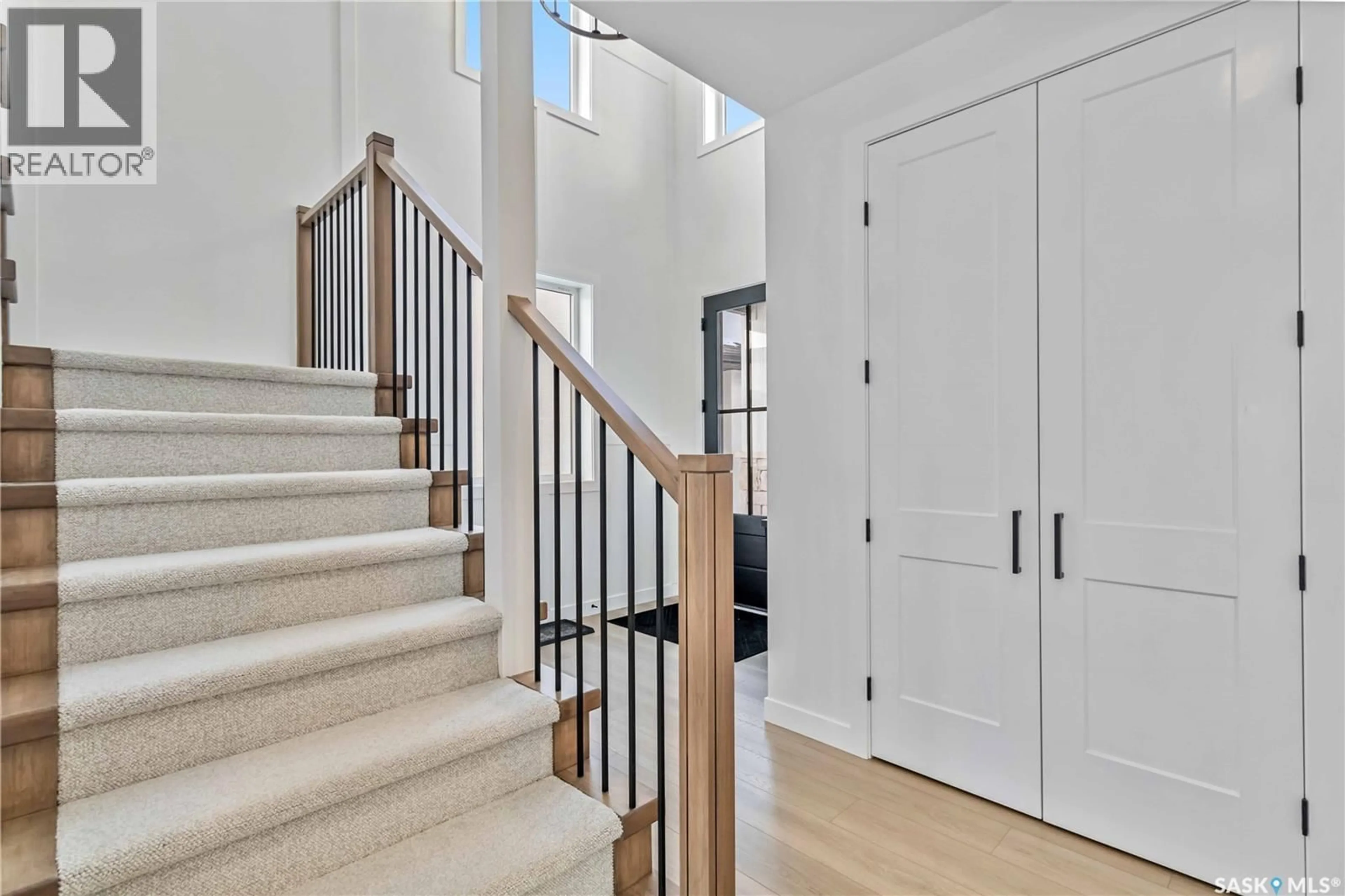 Unknown for 327 WOOLF BAY, Saskatoon Saskatchewan S7W1E5