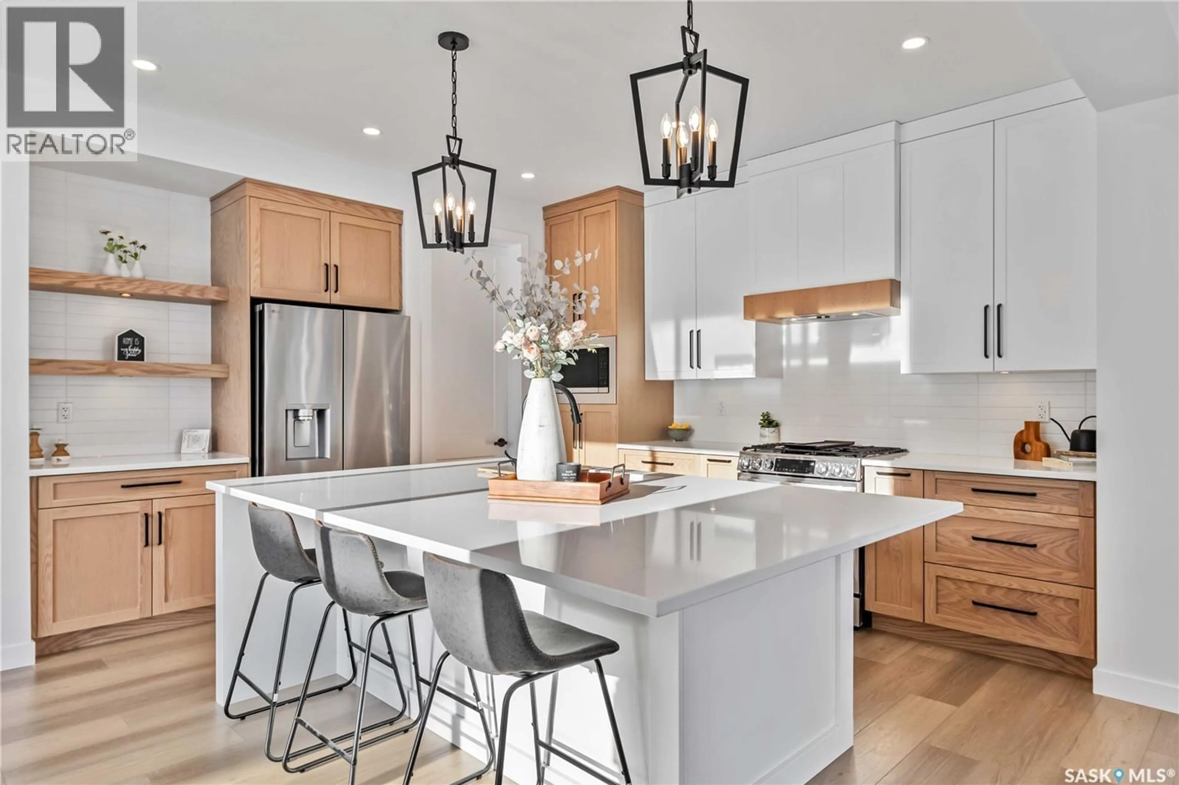 Contemporary kitchen, unknown for 327 WOOLF BAY, Saskatoon Saskatchewan S7W1E5