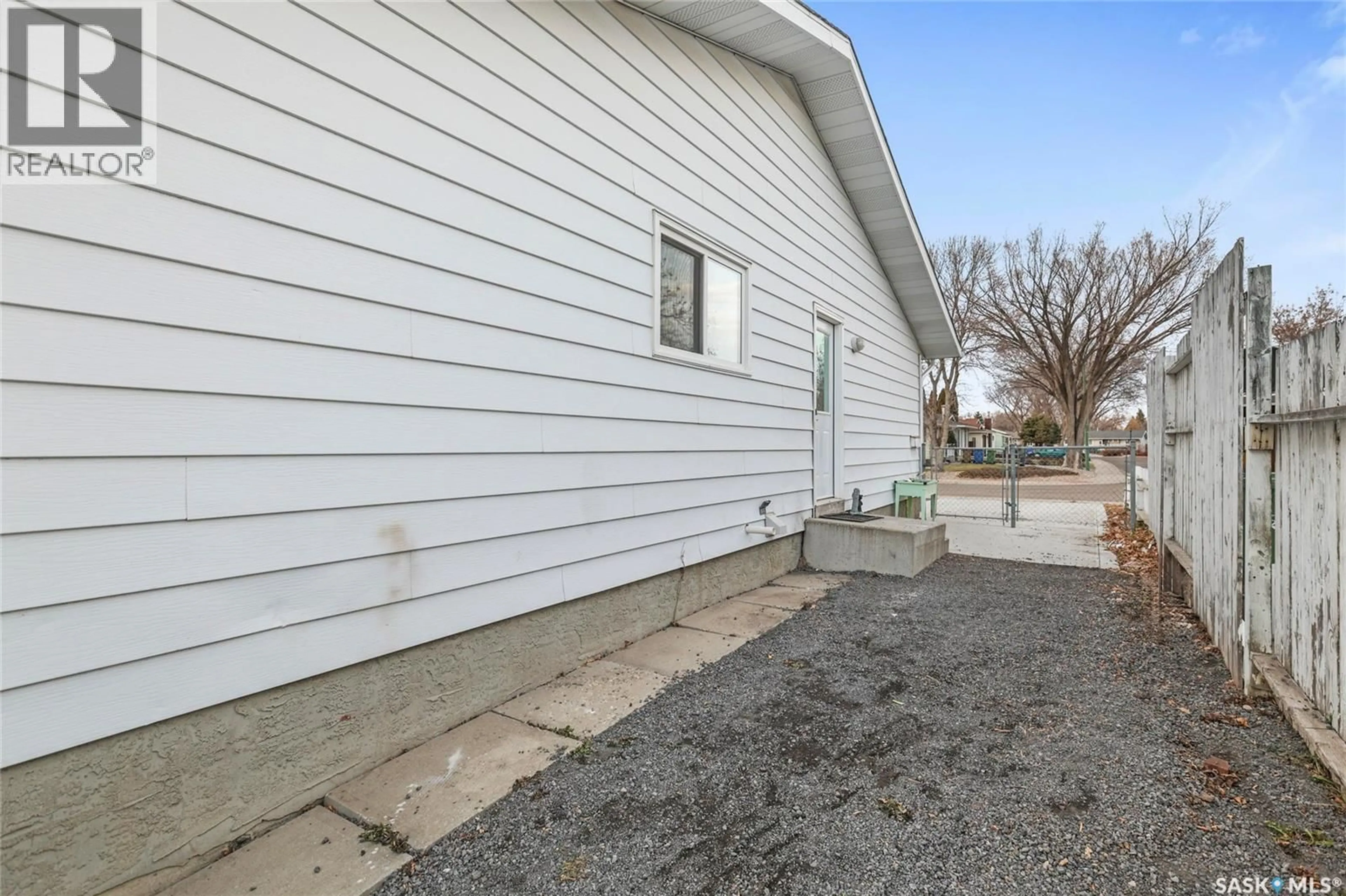 Patio, street for 103 CHURCH DRIVE, Regina Saskatchewan S4X1L7