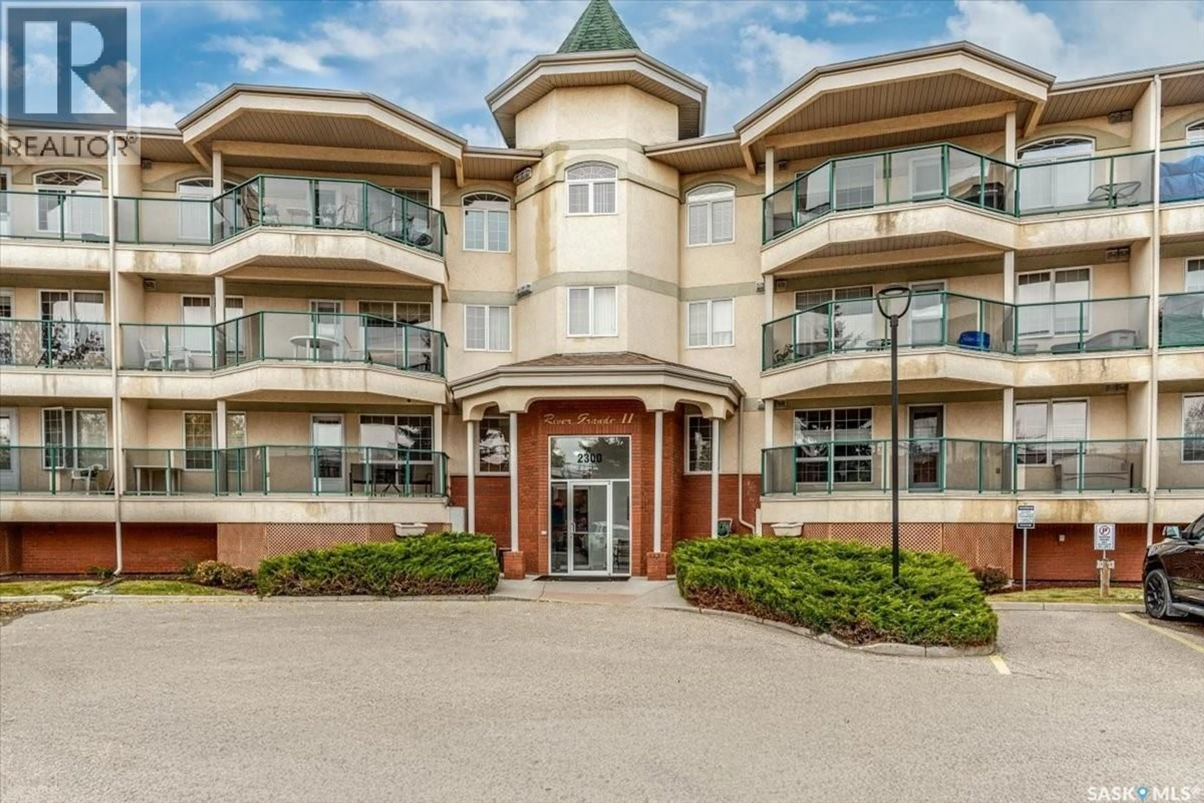 Indoor foyer for 108 2300 TELL PLACE, Regina Saskatchewan S4V3C3