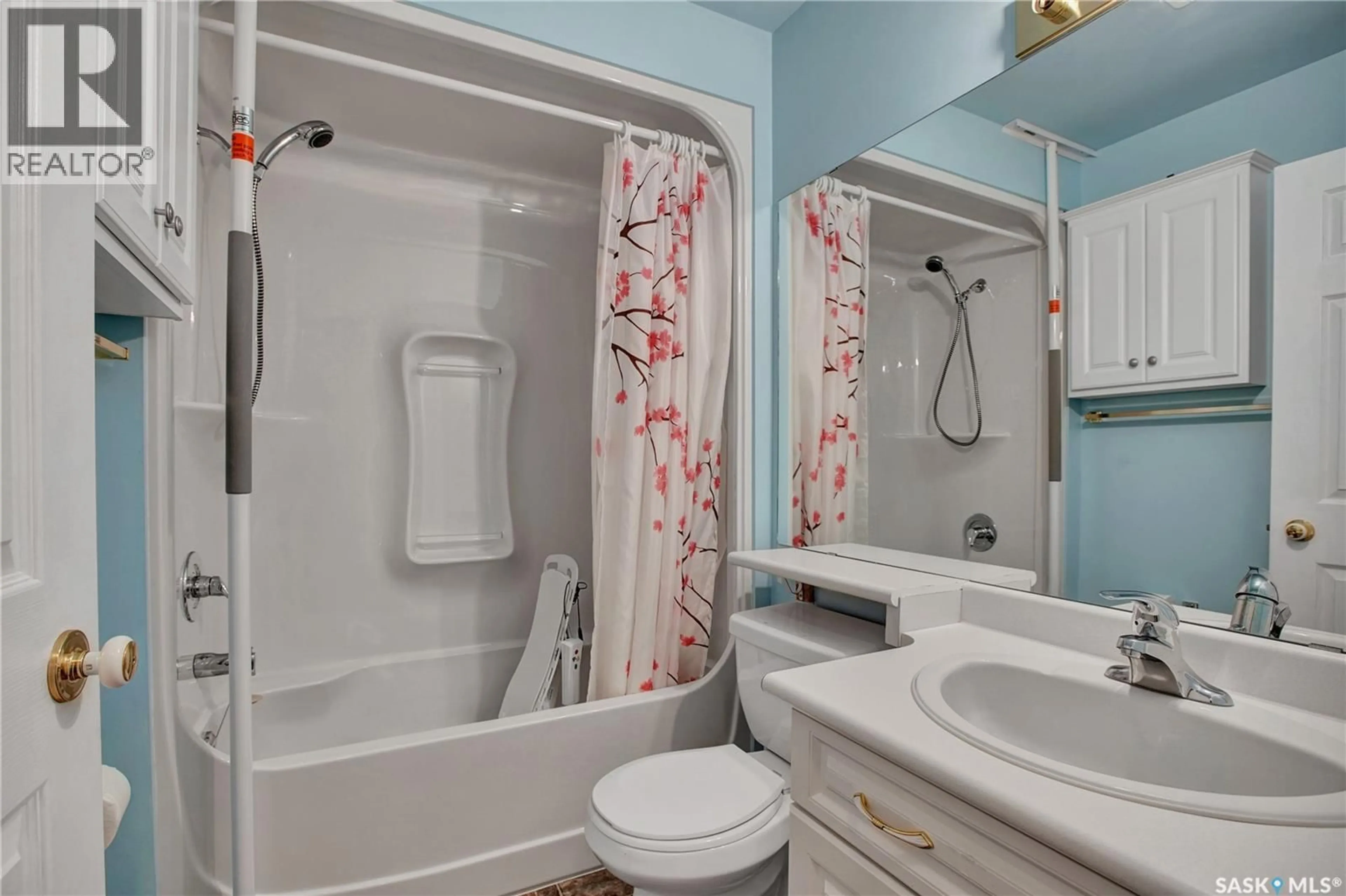 Standard bathroom, unknown for 206 PIONEER PLACE, Warman Saskatchewan S0K4S0