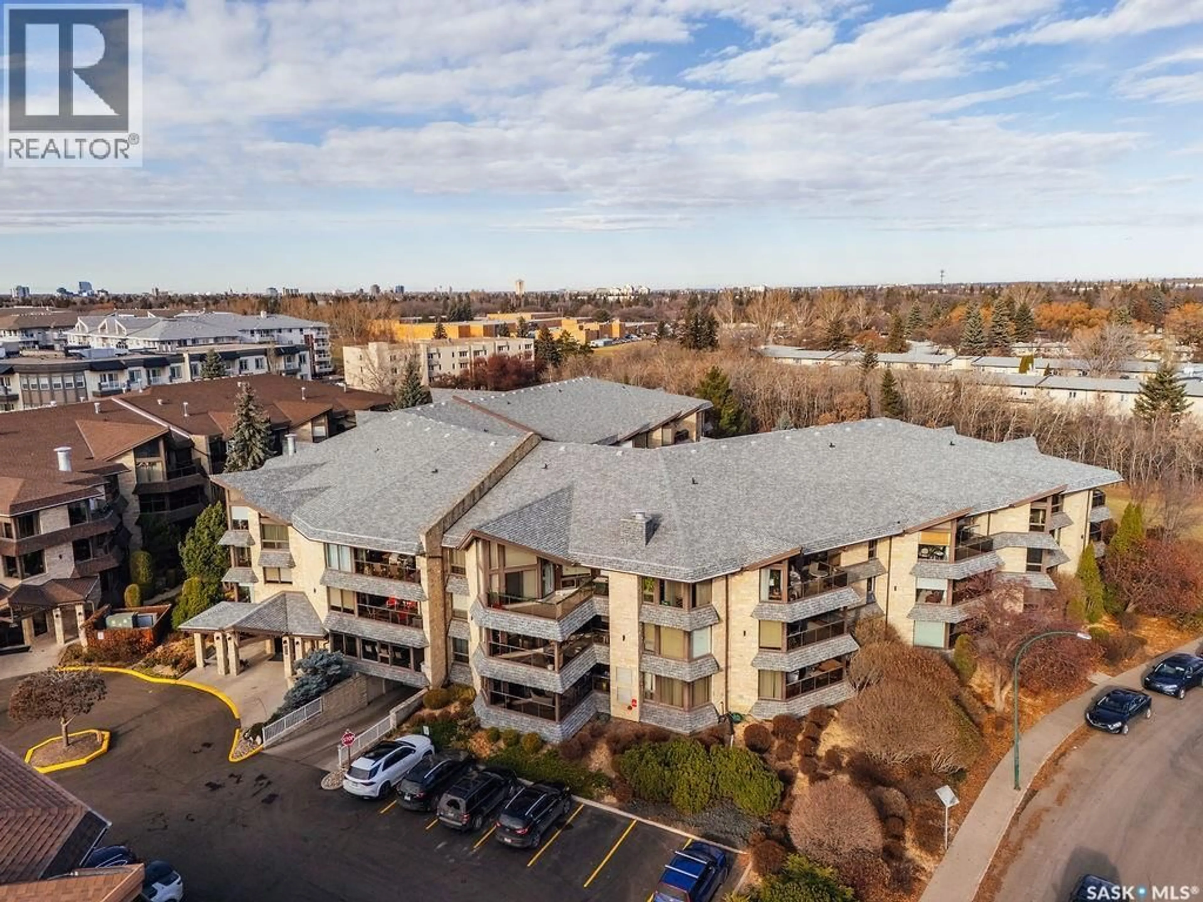 A pic from outside/outdoor area/front of a property/back of a property/a pic from drone, unknown for 2305 - 309 ADELAIDE STREET, Saskatoon Saskatchewan S7J5H6