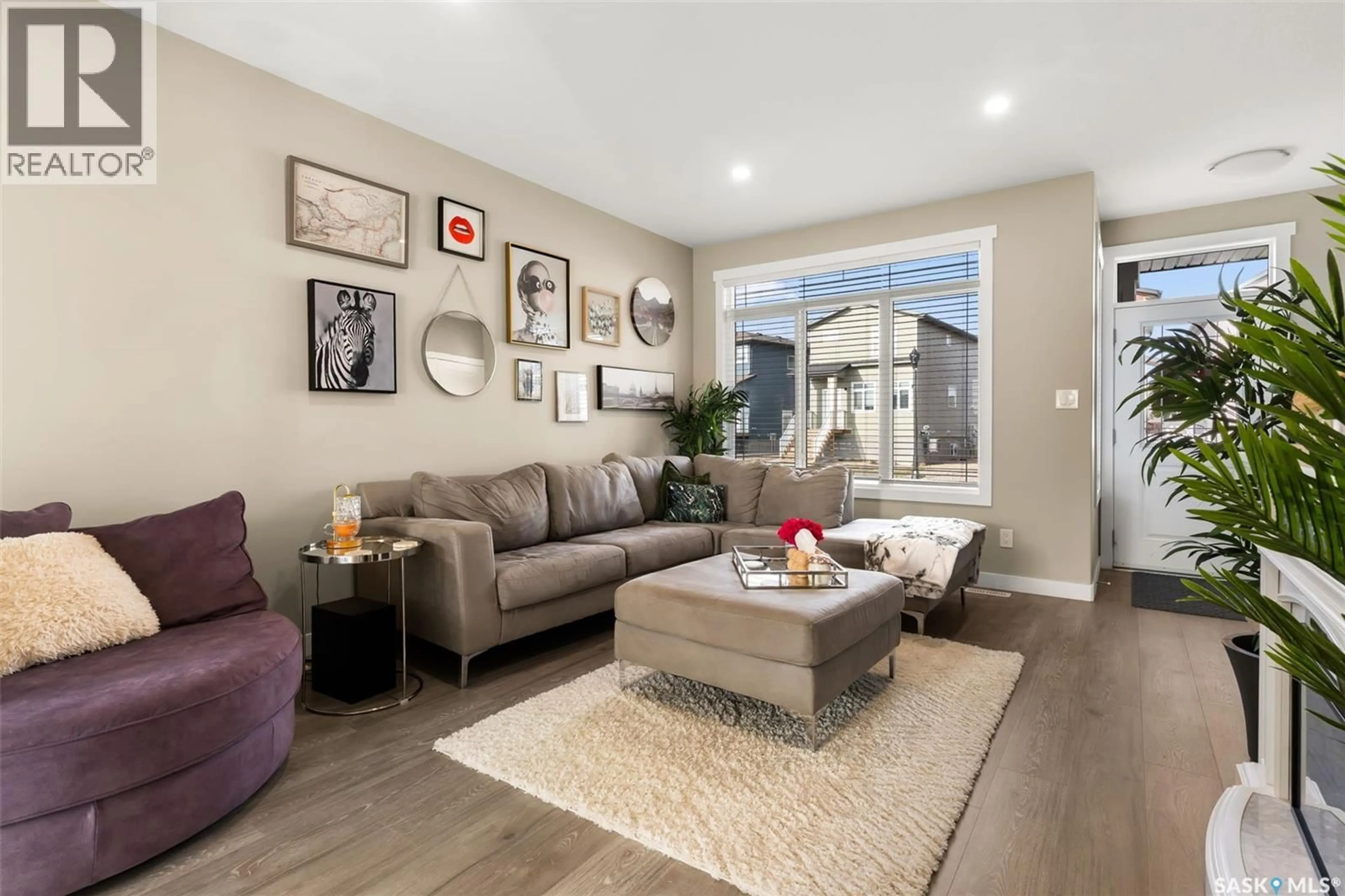 Living room with furniture, unknown for 4233 KELLER AVENUE, Regina Saskatchewan S4V3P8