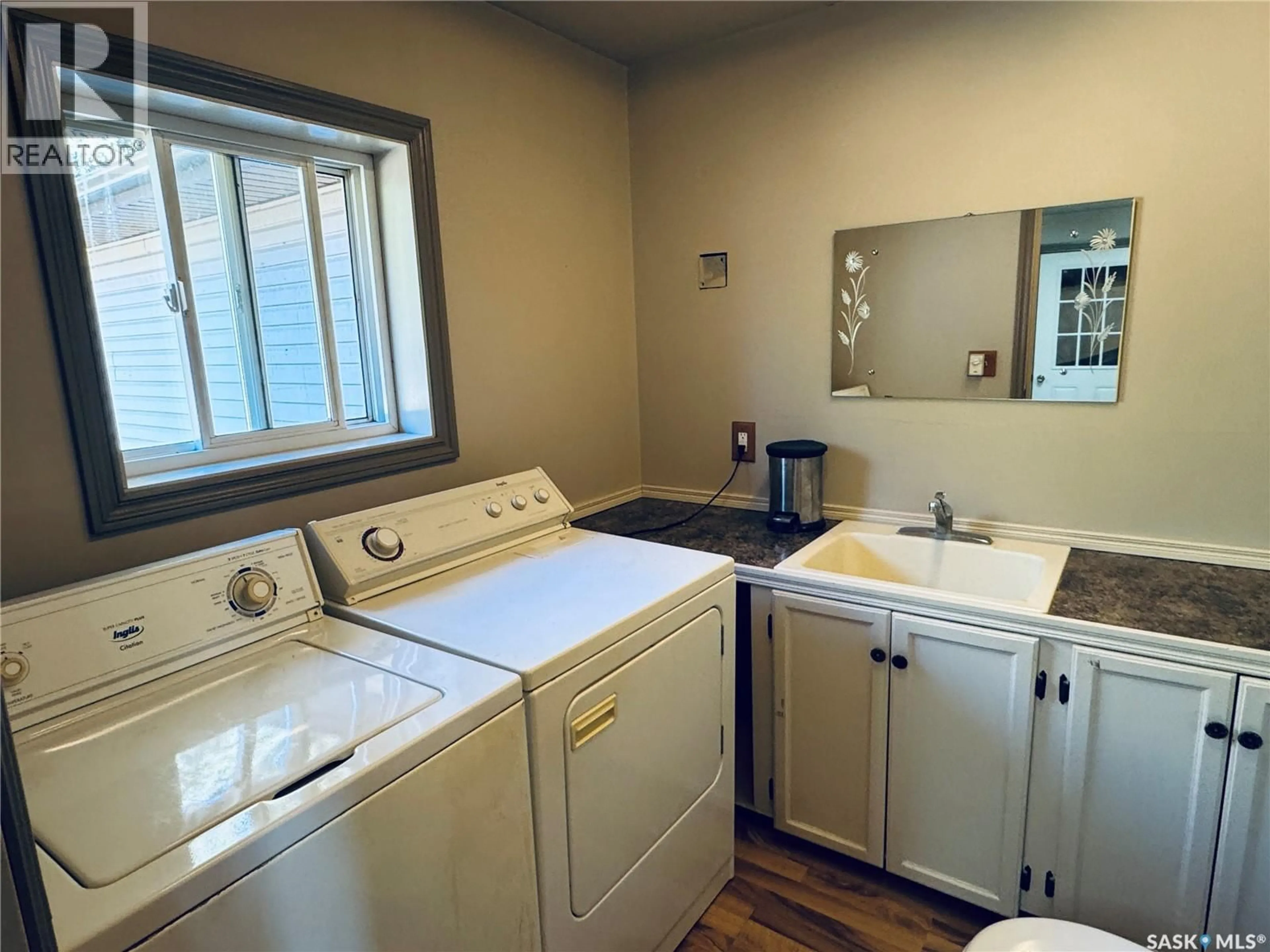 Laundry room for BUNDSCHUH ESTATE ACREAGE, Biggar Rm No. 347 Saskatchewan S0K0M0