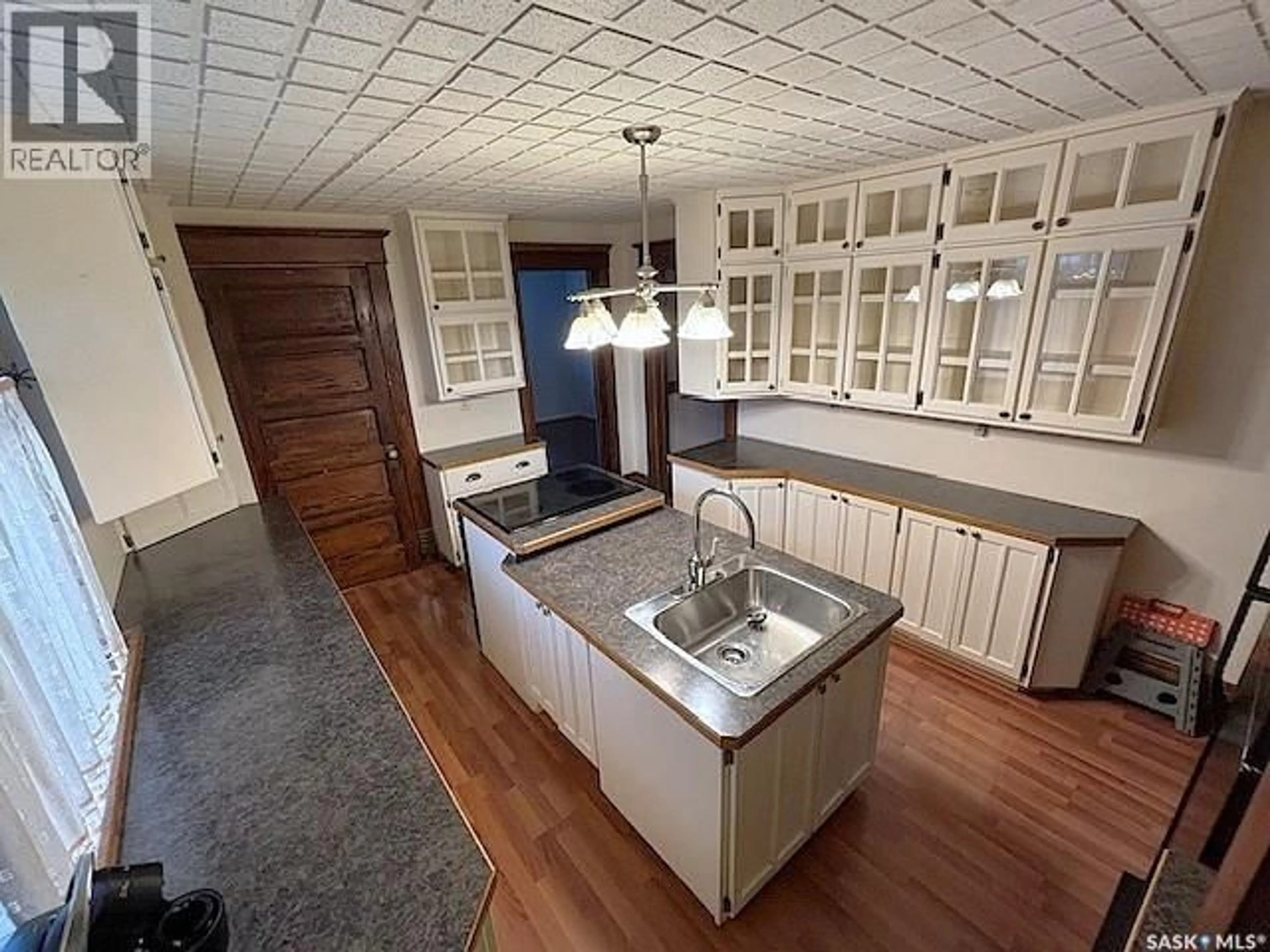 Open concept kitchen, unknown for 430 OMINICA STREET, Moose Jaw Saskatchewan S6H1X8