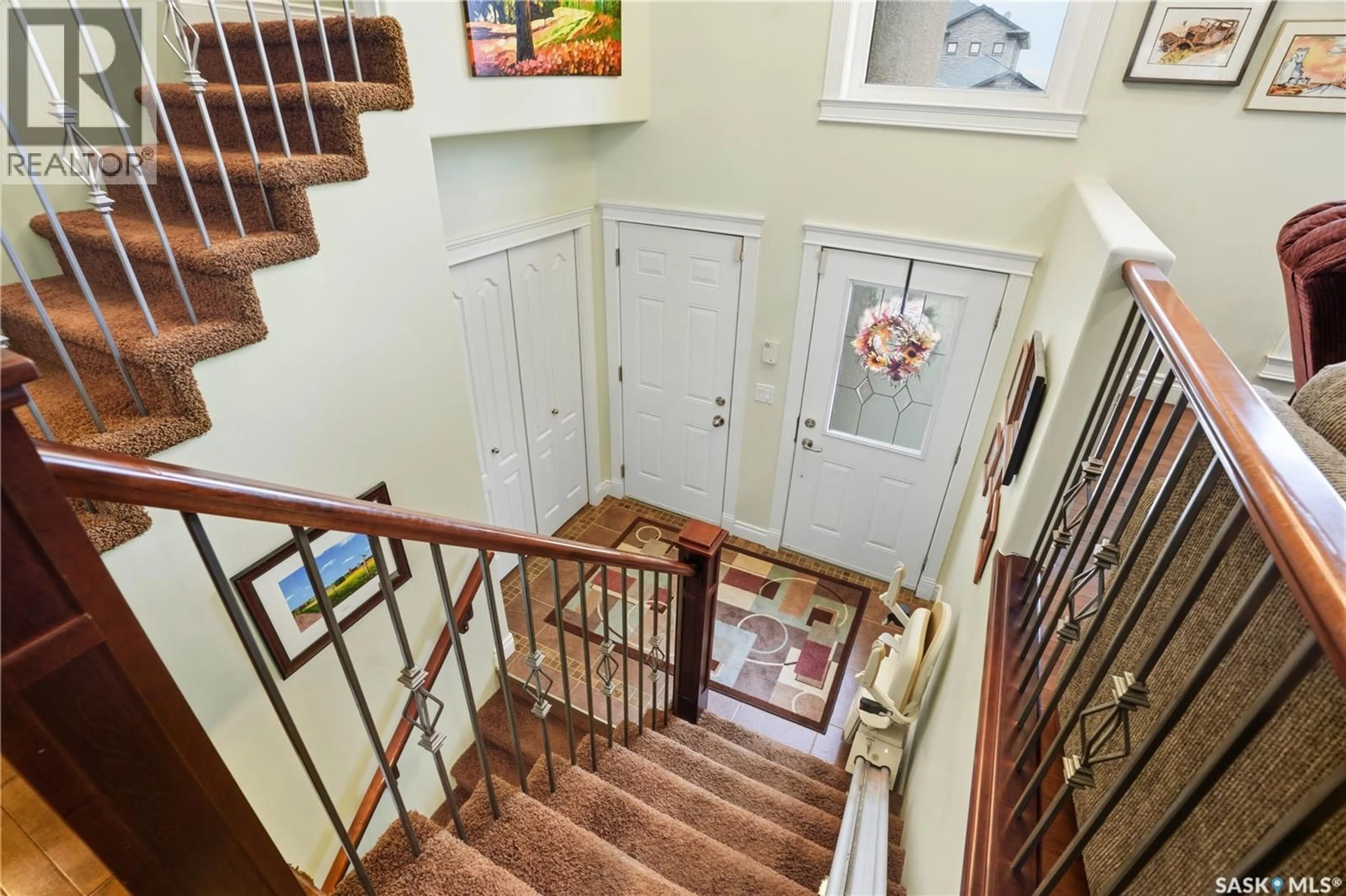 Indoor foyer for 631 LEDINGHAM CRESCENT, Saskatoon Saskatchewan S7V0B6