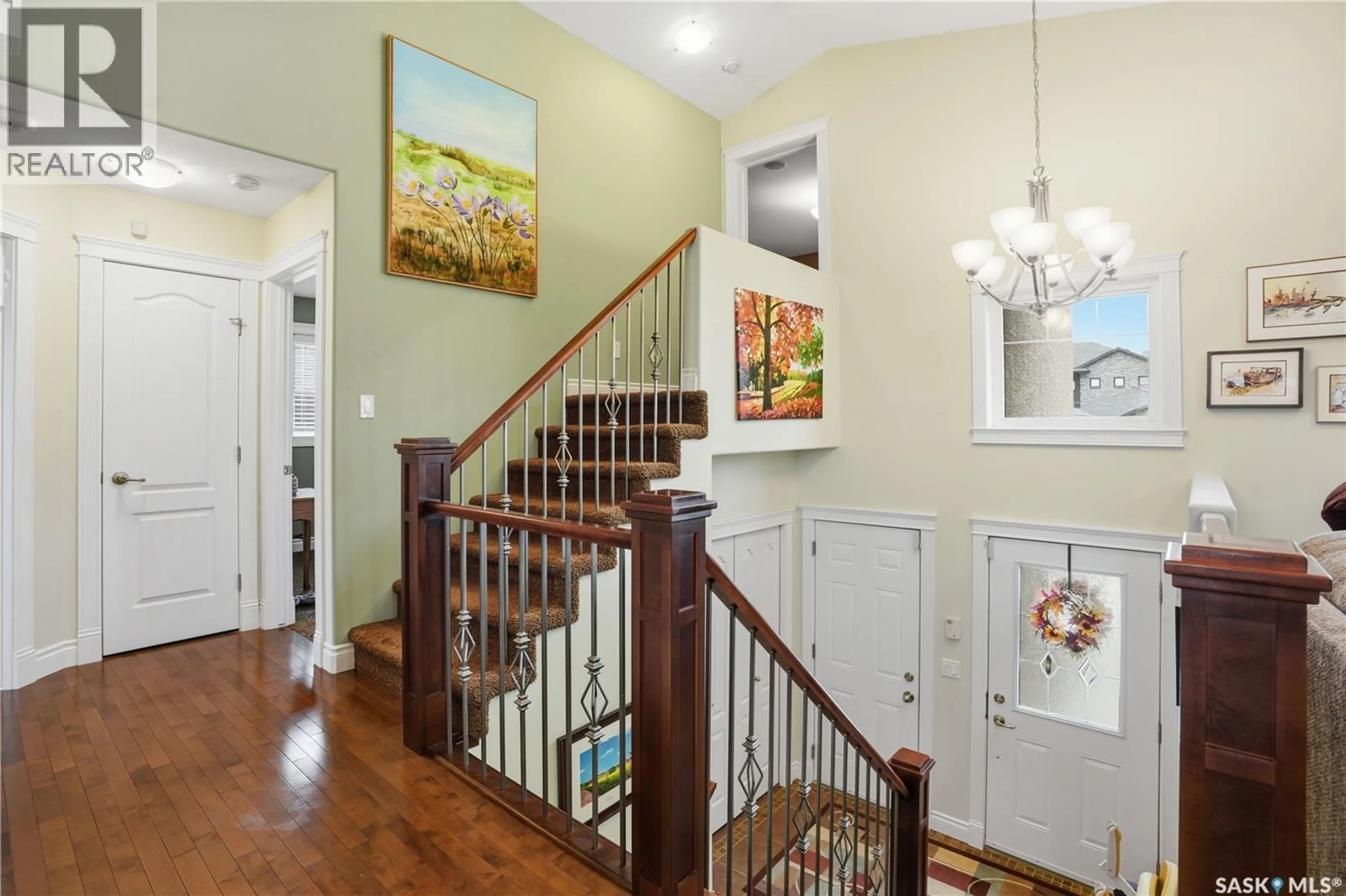 Indoor entryway for 631 LEDINGHAM CRESCENT, Saskatoon Saskatchewan S7V0B6