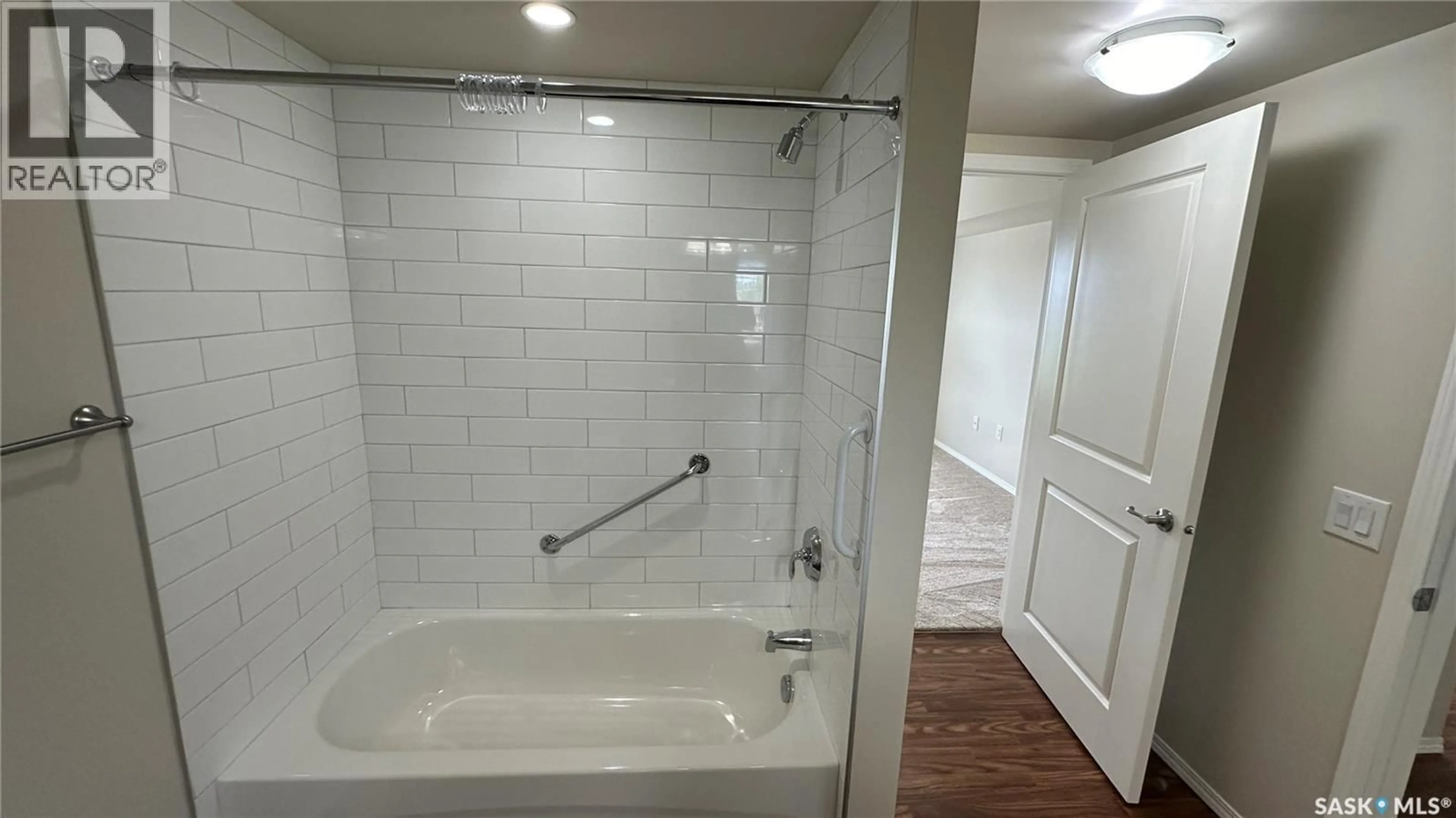 Standard bathroom, ceramic/tile floor for 408 601 110TH AVENUE, Tisdale Saskatchewan S0E1T0