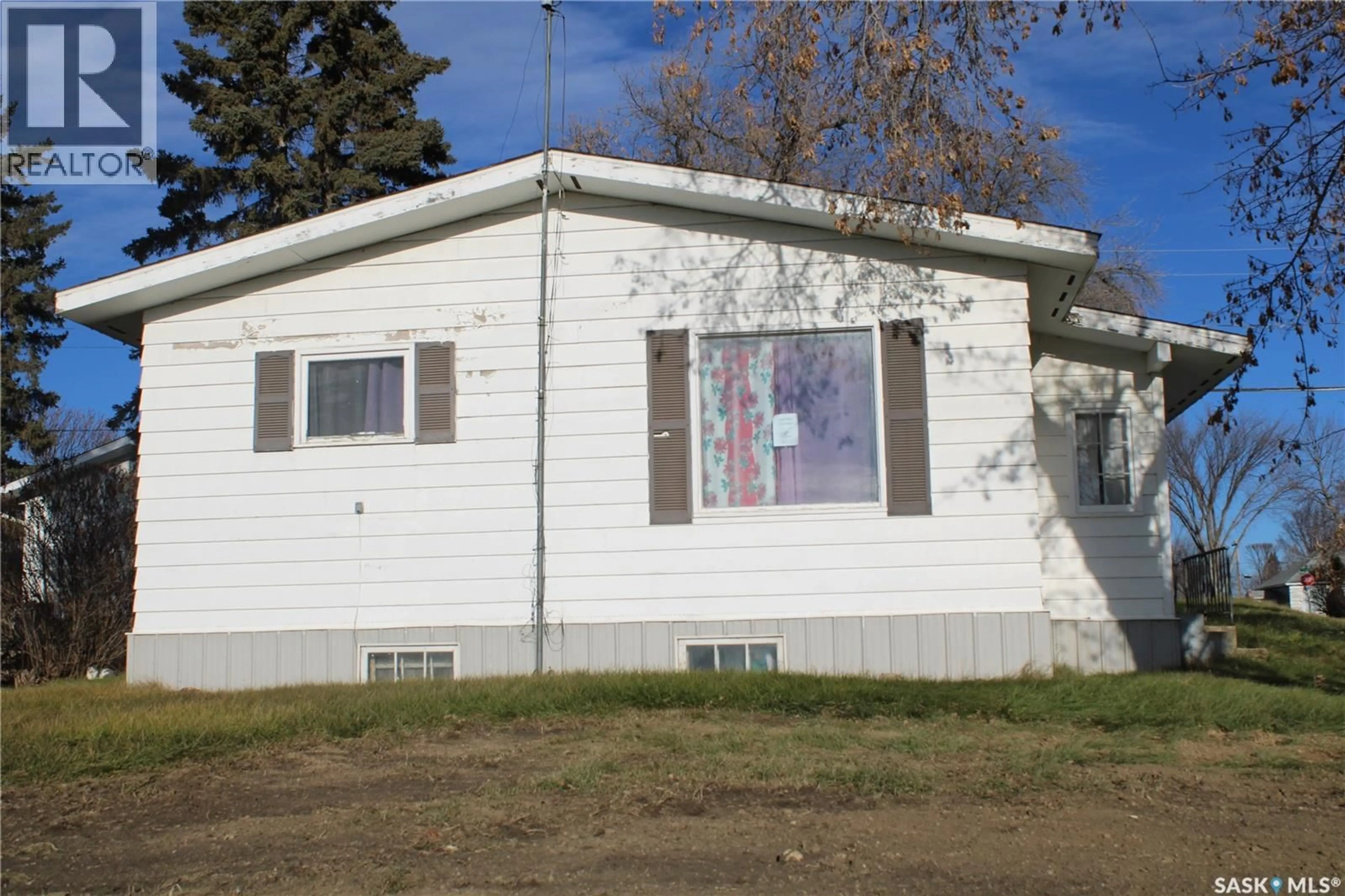 Home with vinyl exterior material, unknown for W - 102 HIGHWAY AVENUE, Preeceville Saskatchewan S0A3B0