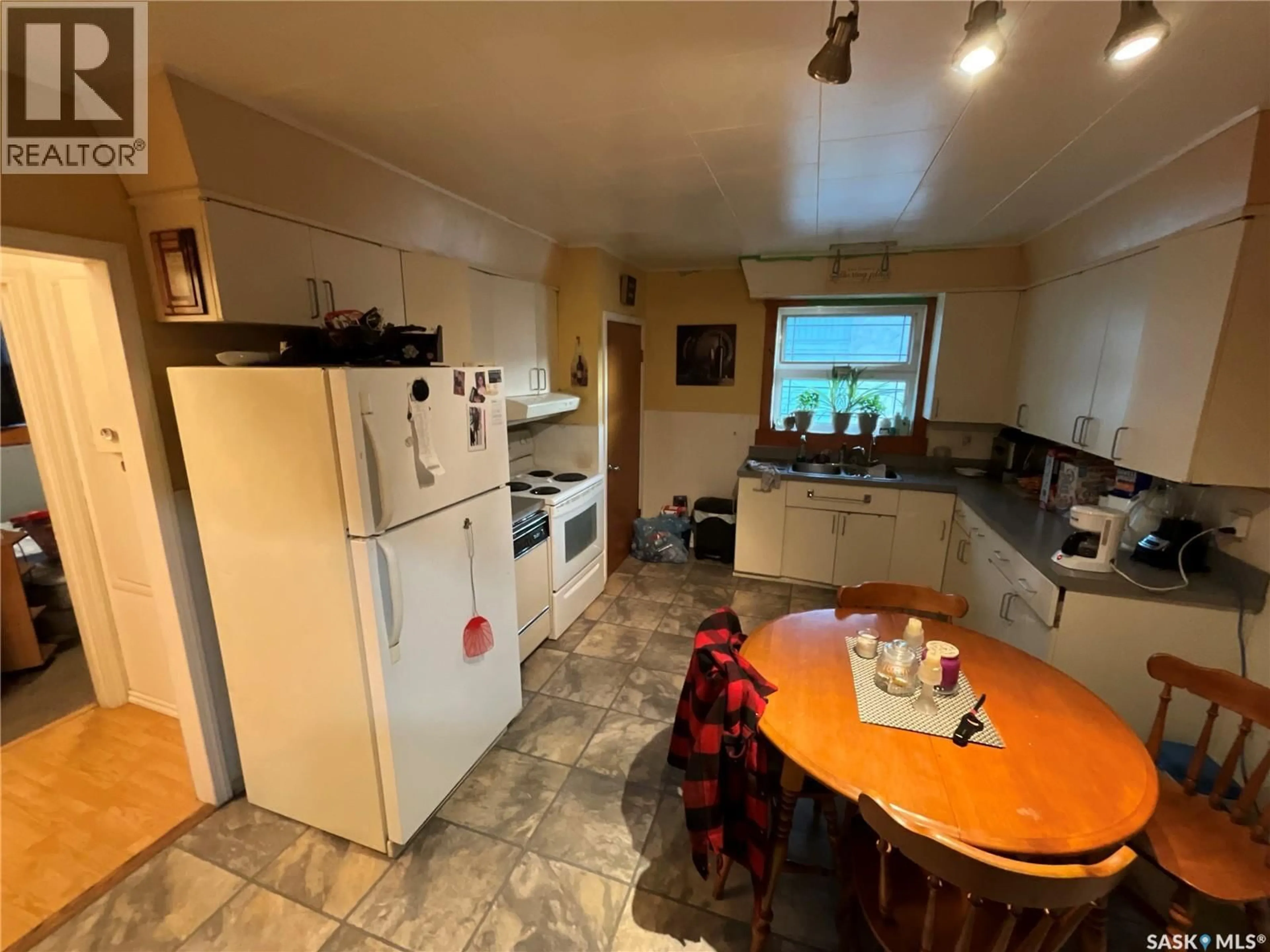Standard kitchen, unknown for 275 CENTRAL AVENUE, Fort Qu'Appelle Saskatchewan S0G1S0