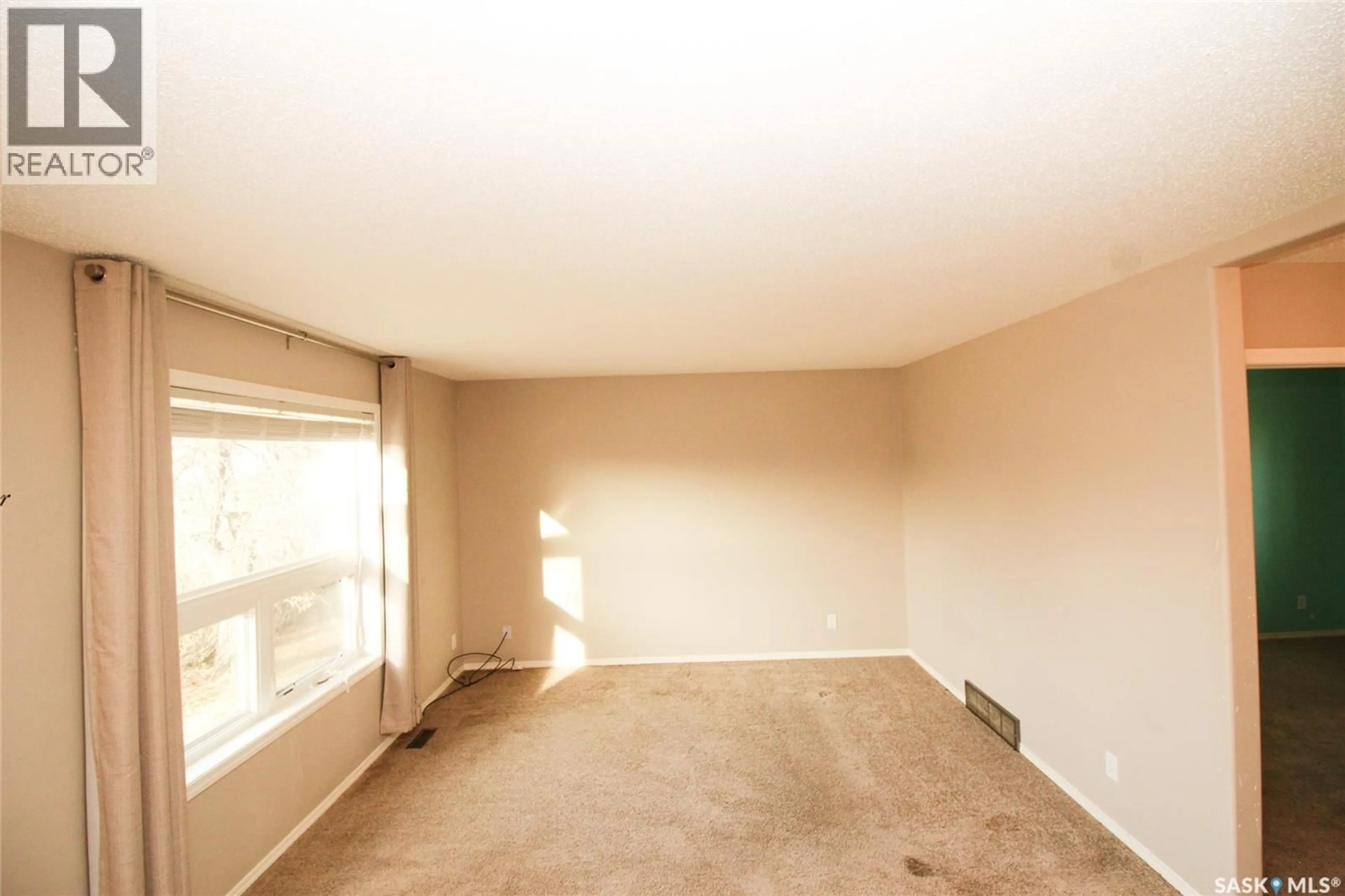 A pic of a room for 406 MAIN STREET, Climax Saskatchewan S0N0N0