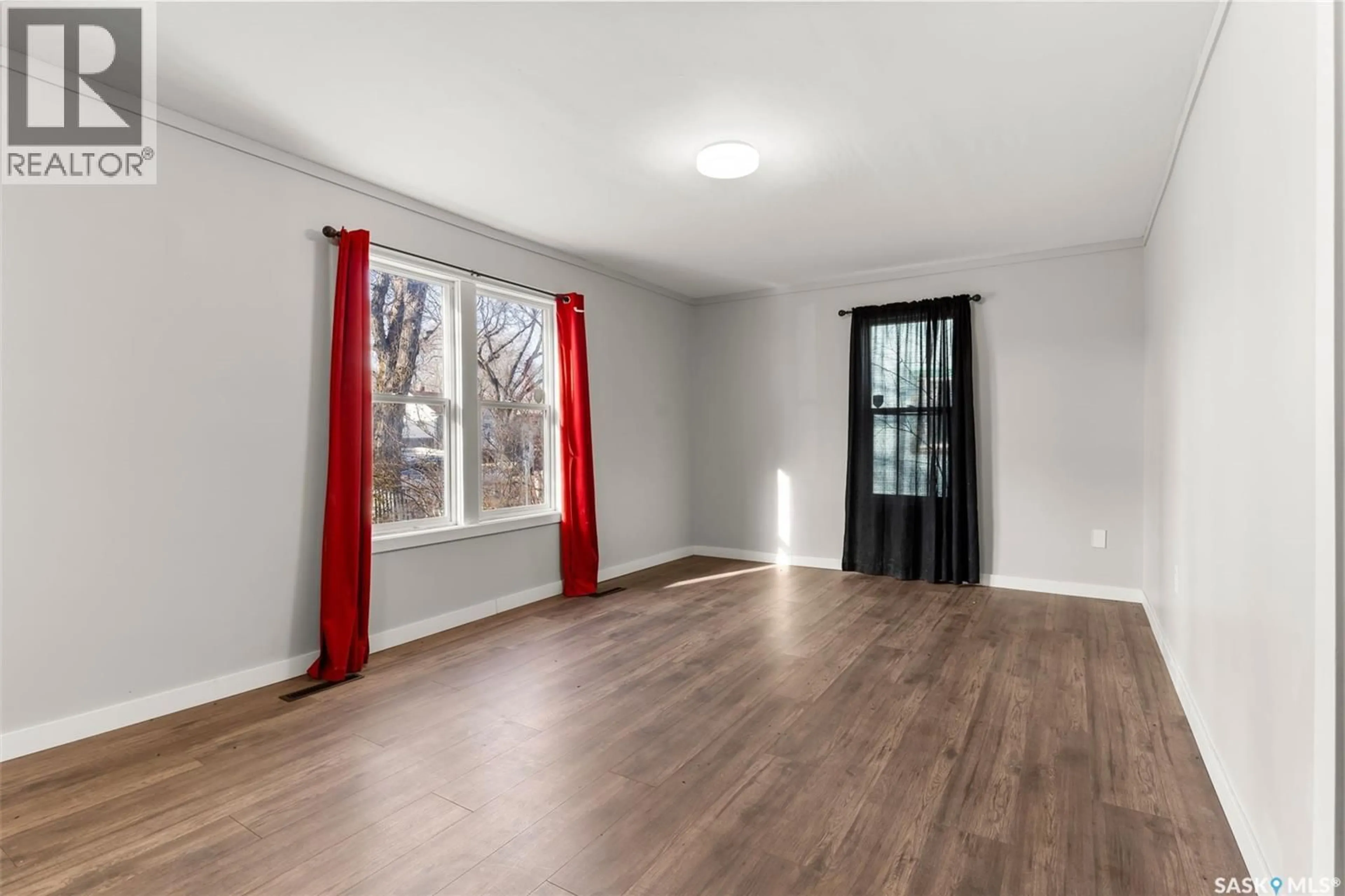 A pic of a room for 1247 KING STREET, Regina Saskatchewan S4T4G1