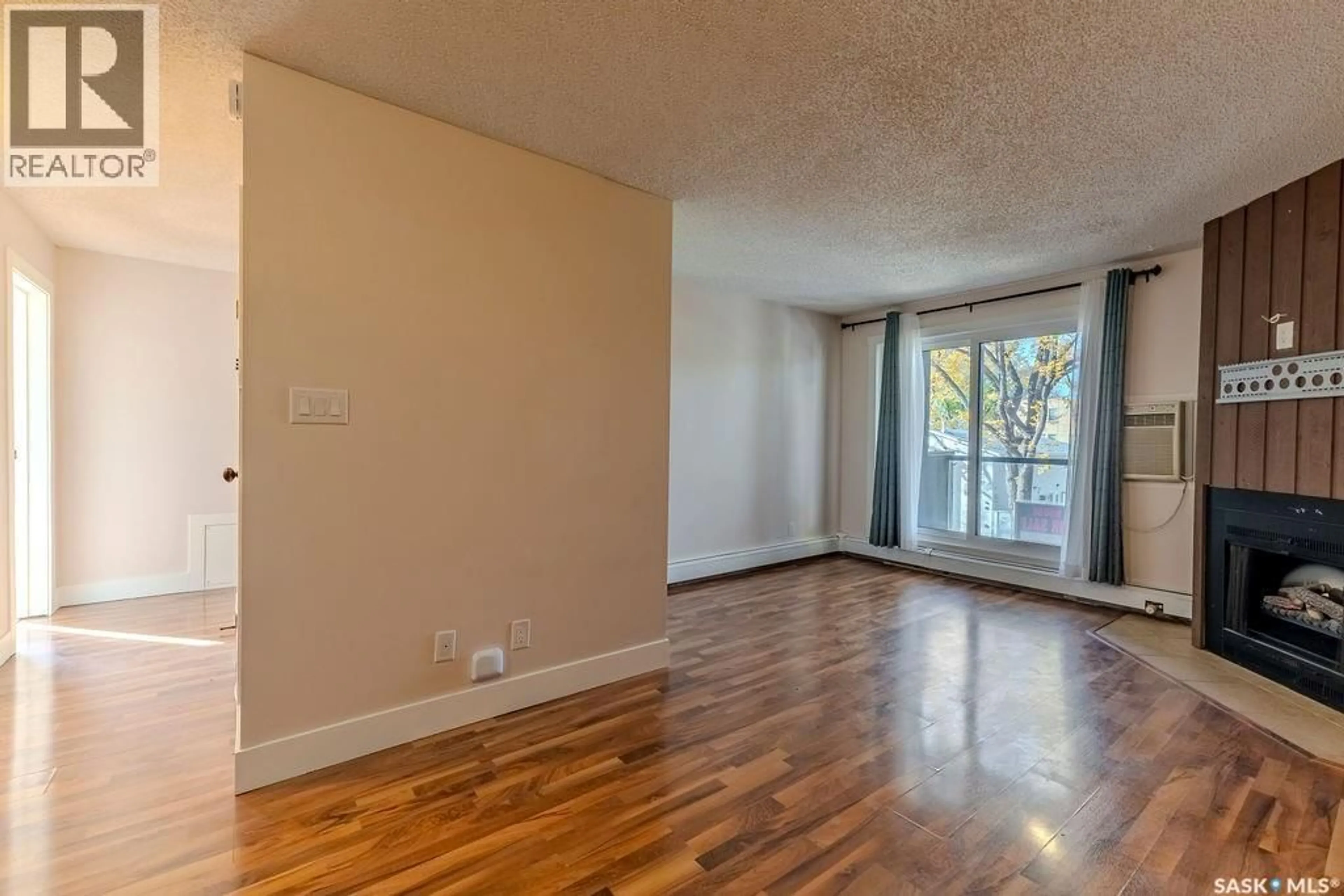 A pic of a room for N - 301 512 4TH AVENUE, Saskatoon Saskatchewan S7K2M7