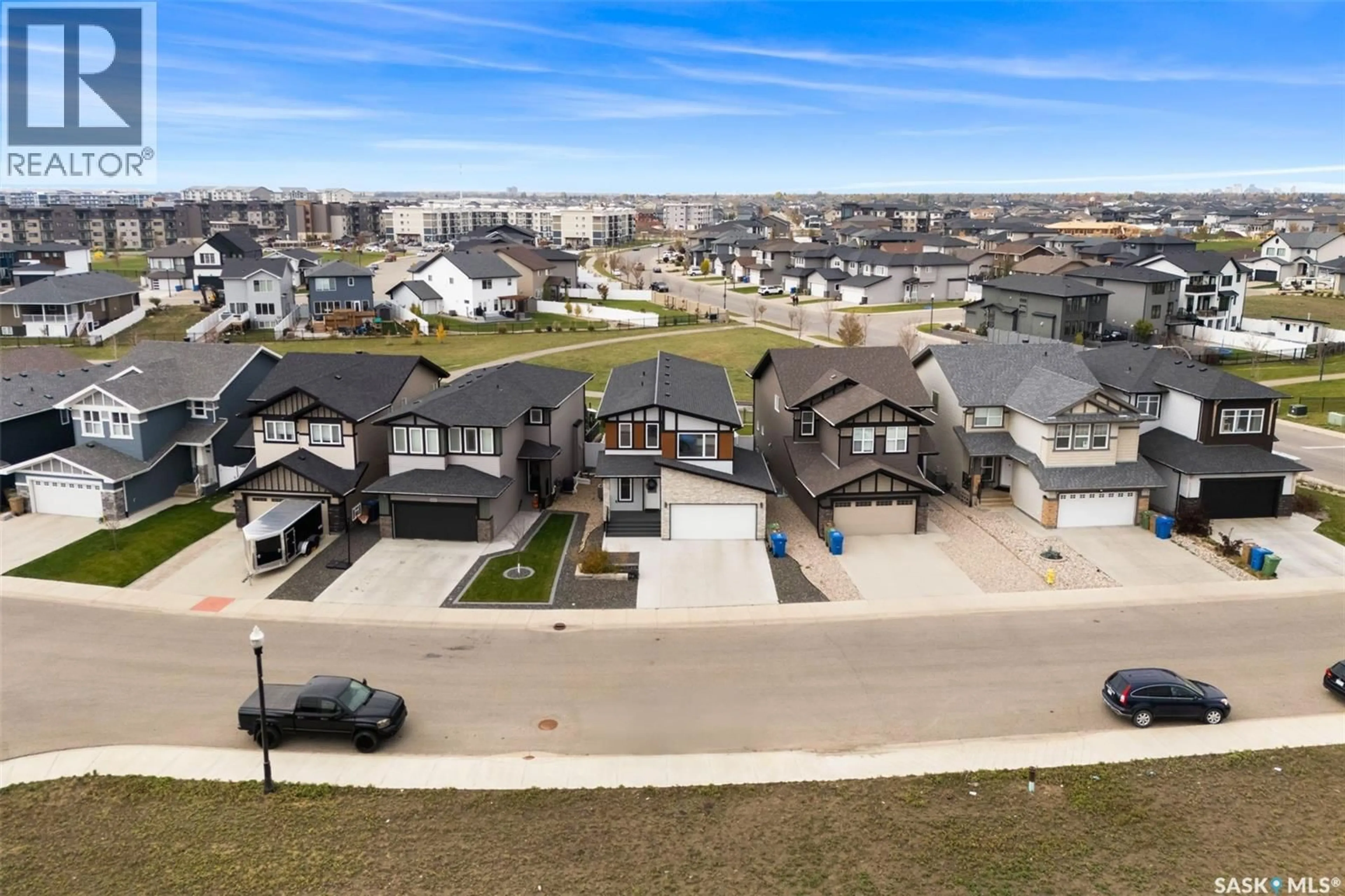 A pic from outside/outdoor area/front of a property/back of a property/a pic from drone, street for 3640 GEE CRESCENT, Regina Saskatchewan S4V3P2