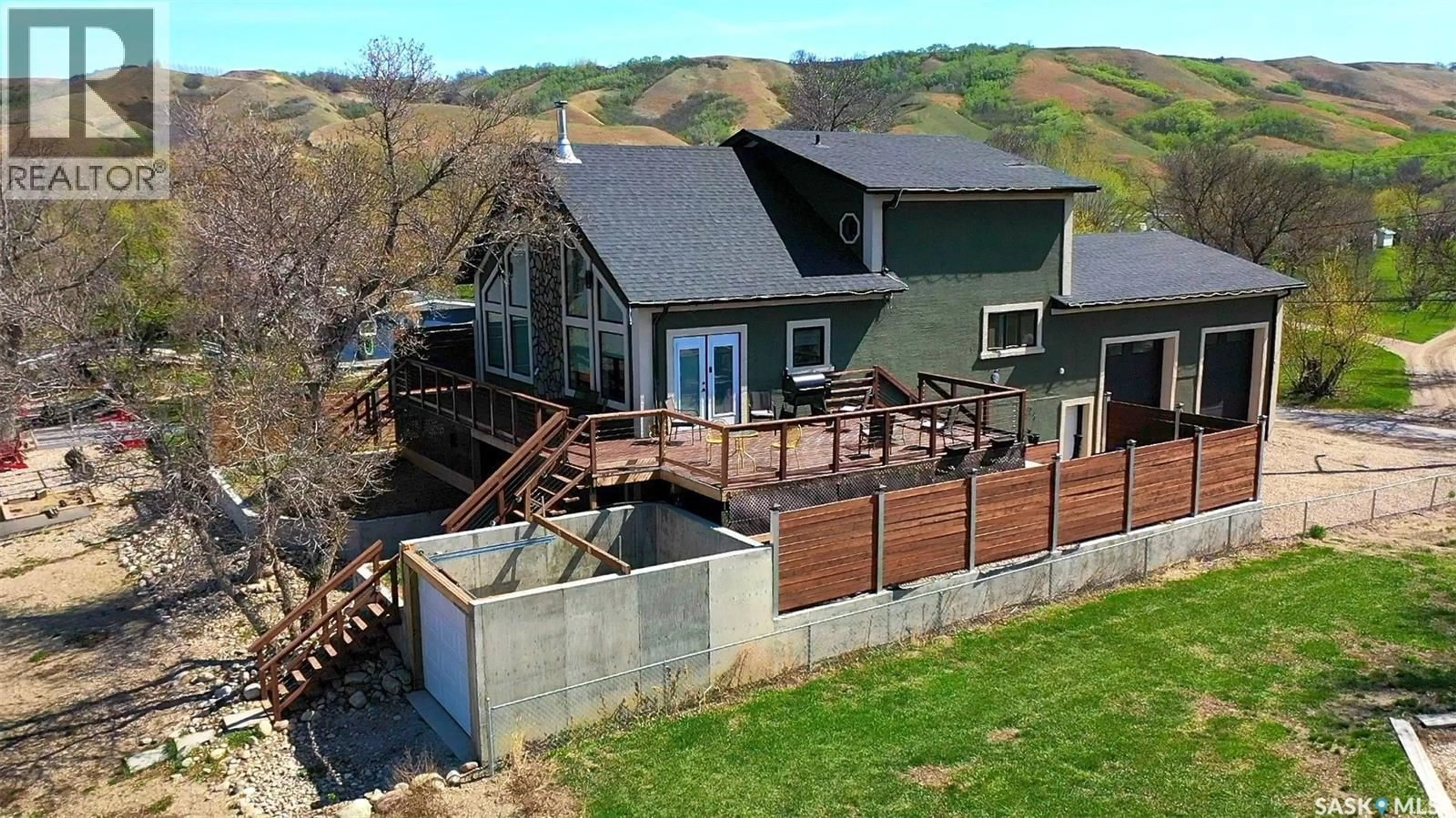 A pic from outside/outdoor area/front of a property/back of a property/a pic from drone, building for 152 CRIDDLE AVENUE, Crooked Lake Saskatchewan S0G5L0