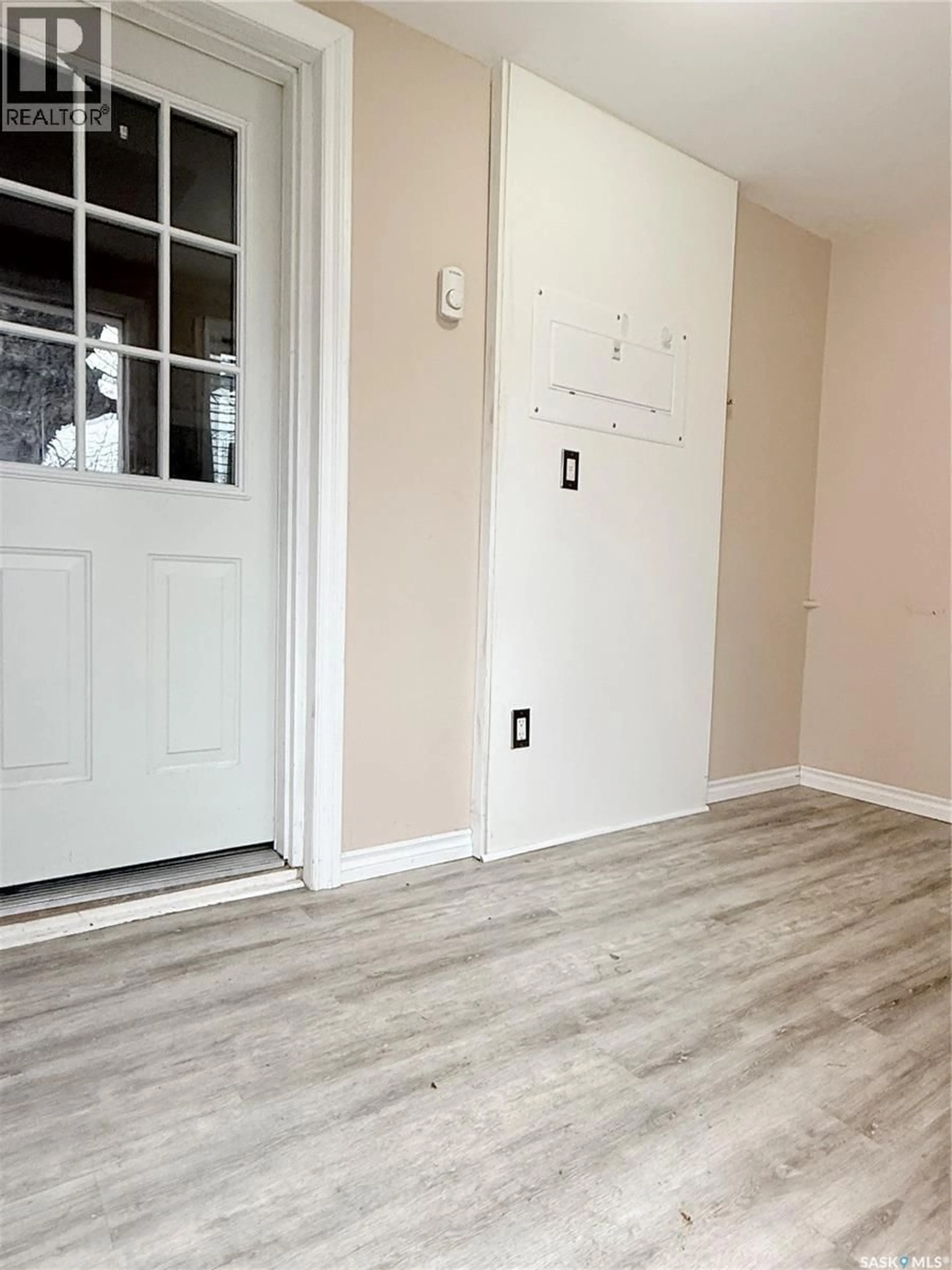 Indoor entryway for 337 4TH AVENUE, Melville Saskatchewan S0A2P0