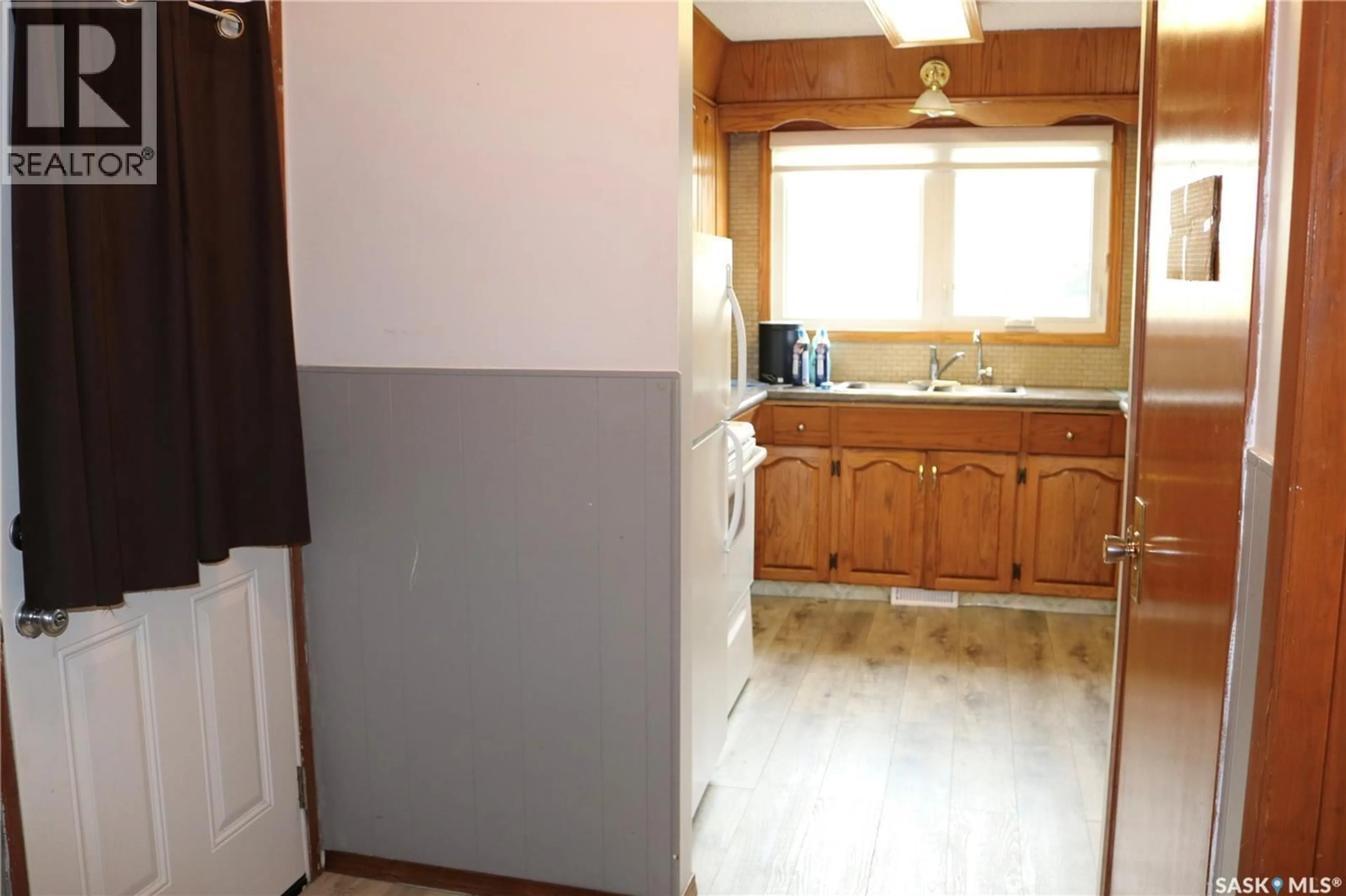 Standard kitchen, unknown for 815 WILLOW STREET, Moosomin Saskatchewan S0G3N0