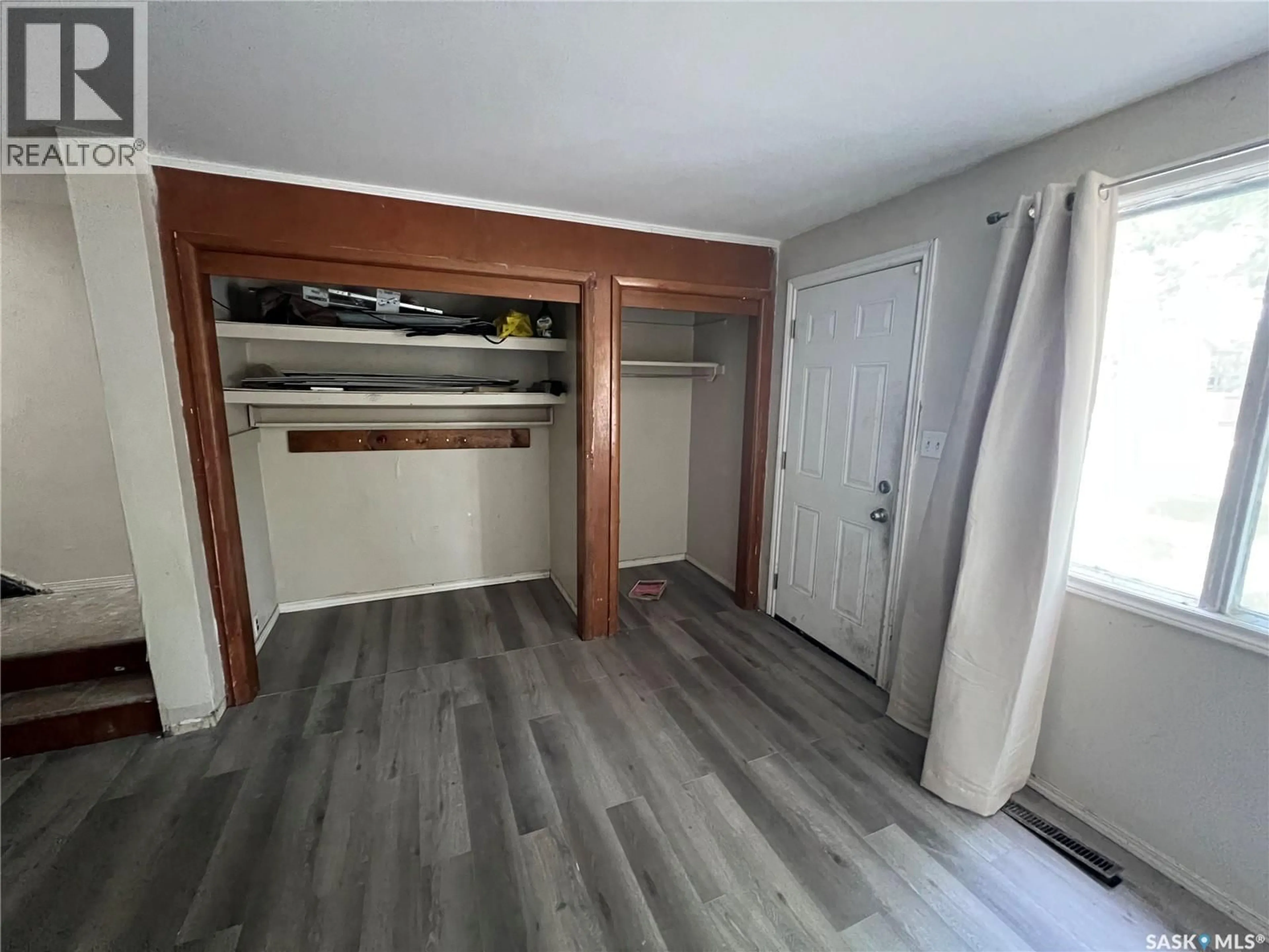 A pic of a room for 511 J AVENUE, Saskatoon Saskatchewan S7M2A7