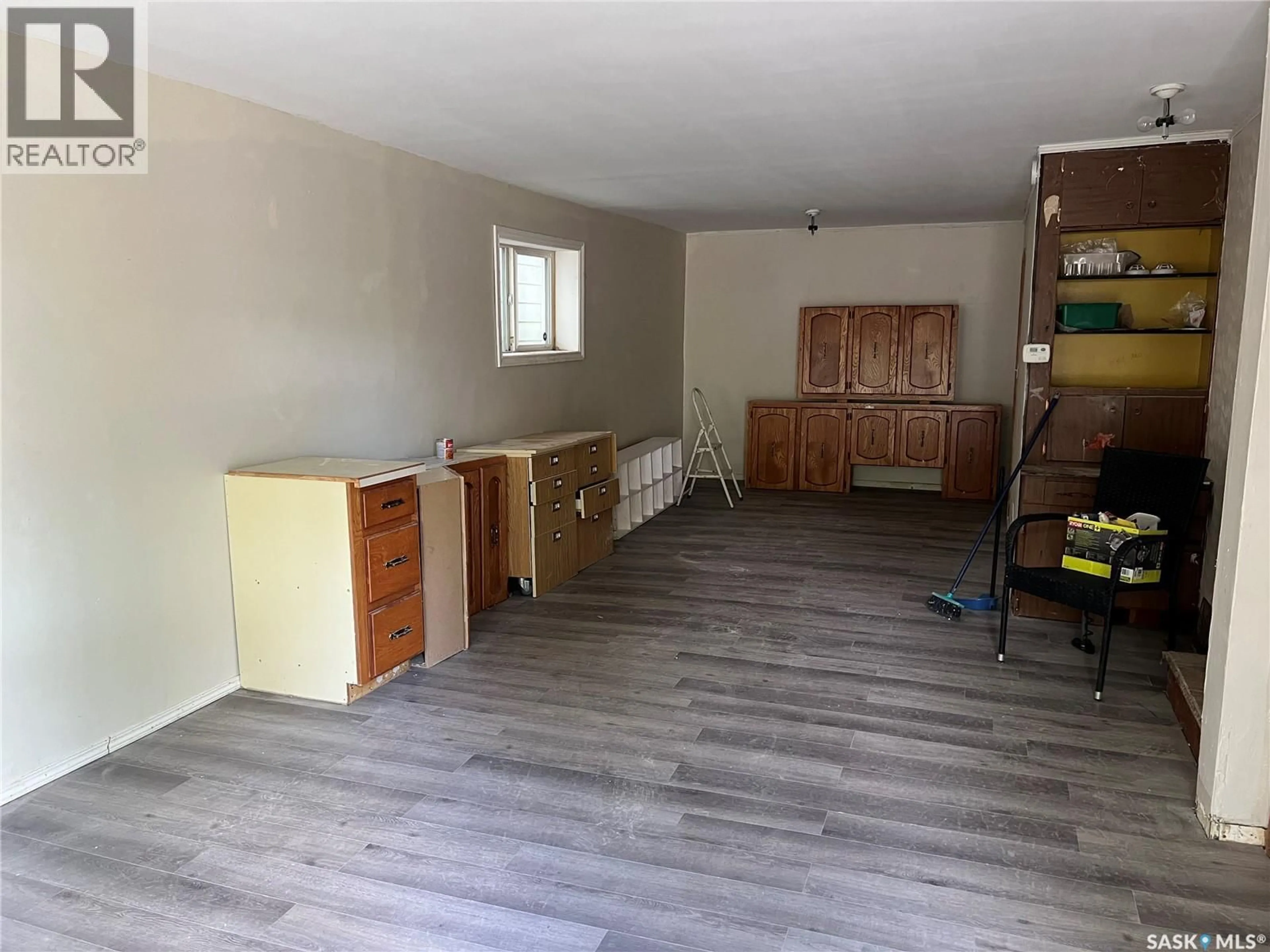 A pic of a room for 511 J AVENUE, Saskatoon Saskatchewan S7M2A7