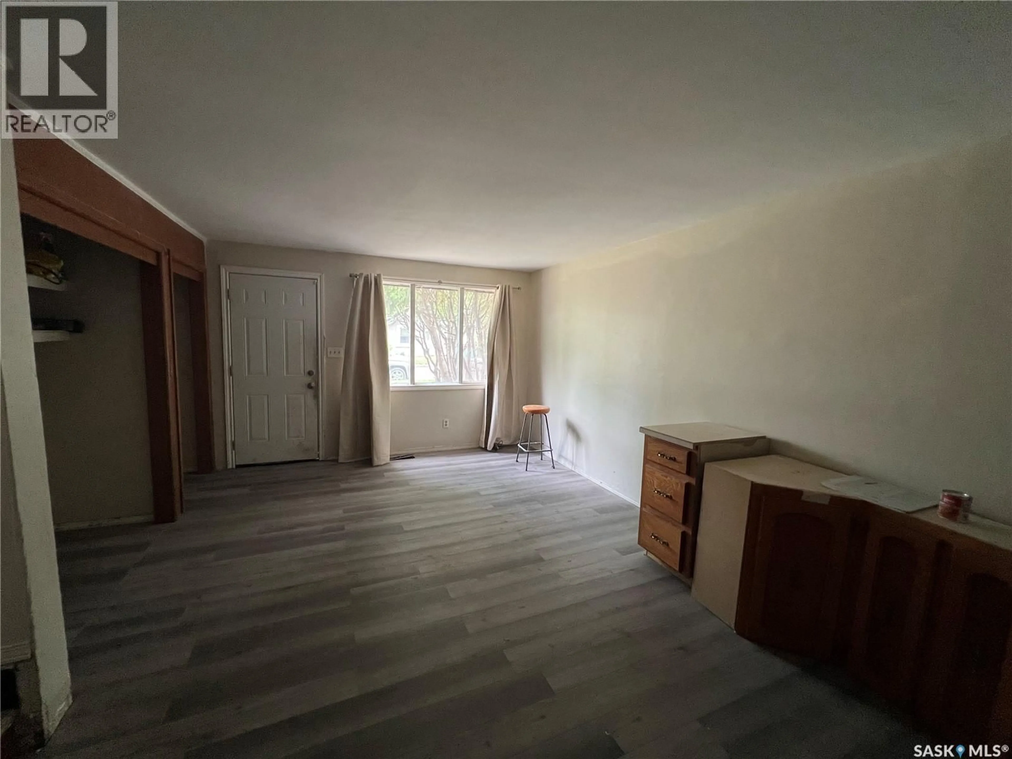 A pic of a room for 511 J AVENUE, Saskatoon Saskatchewan S7M2A7