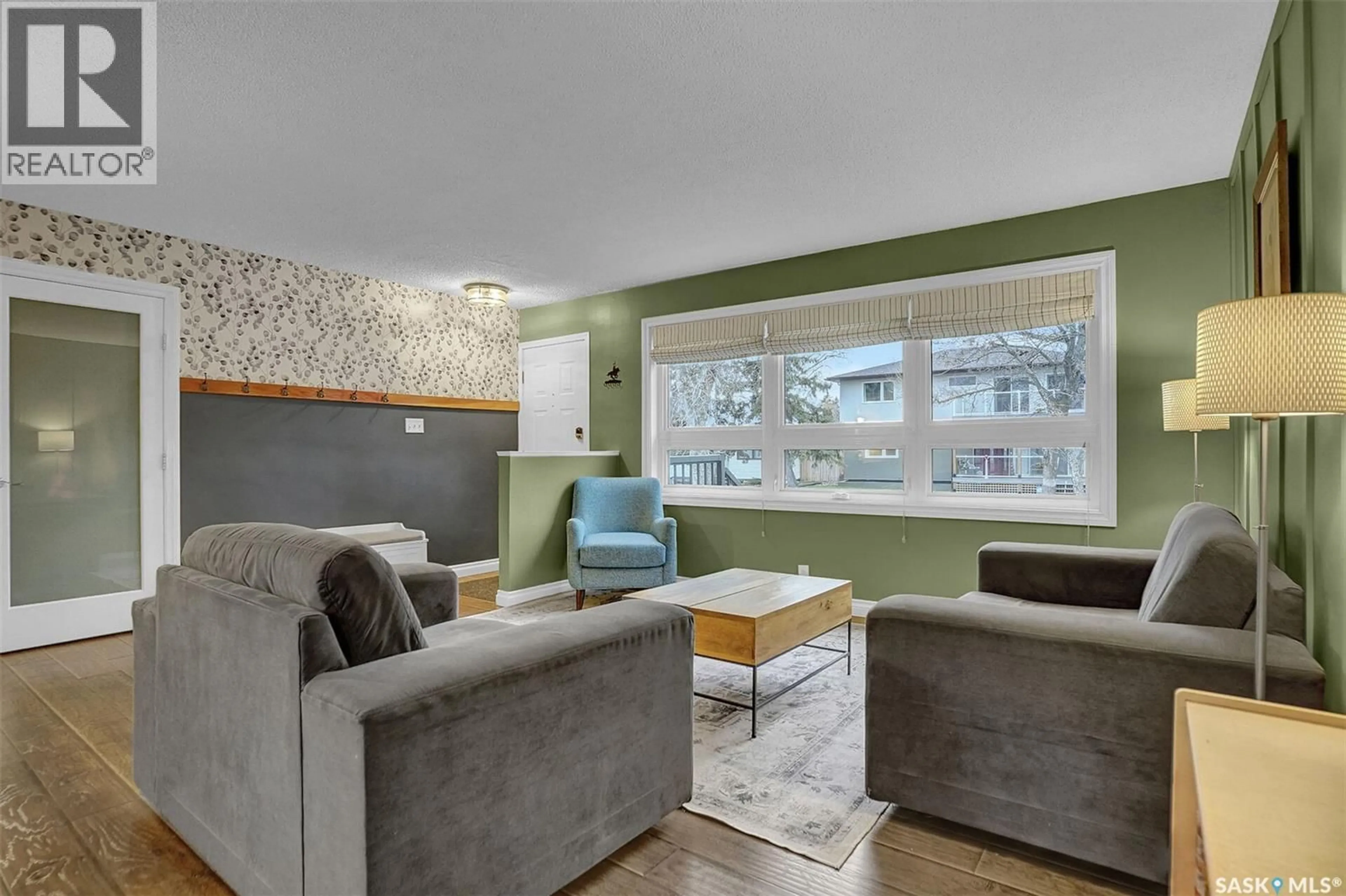 Living room with furniture, unknown for 25 HAULTAIN CRESCENT, Regina Saskatchewan S4S4B4