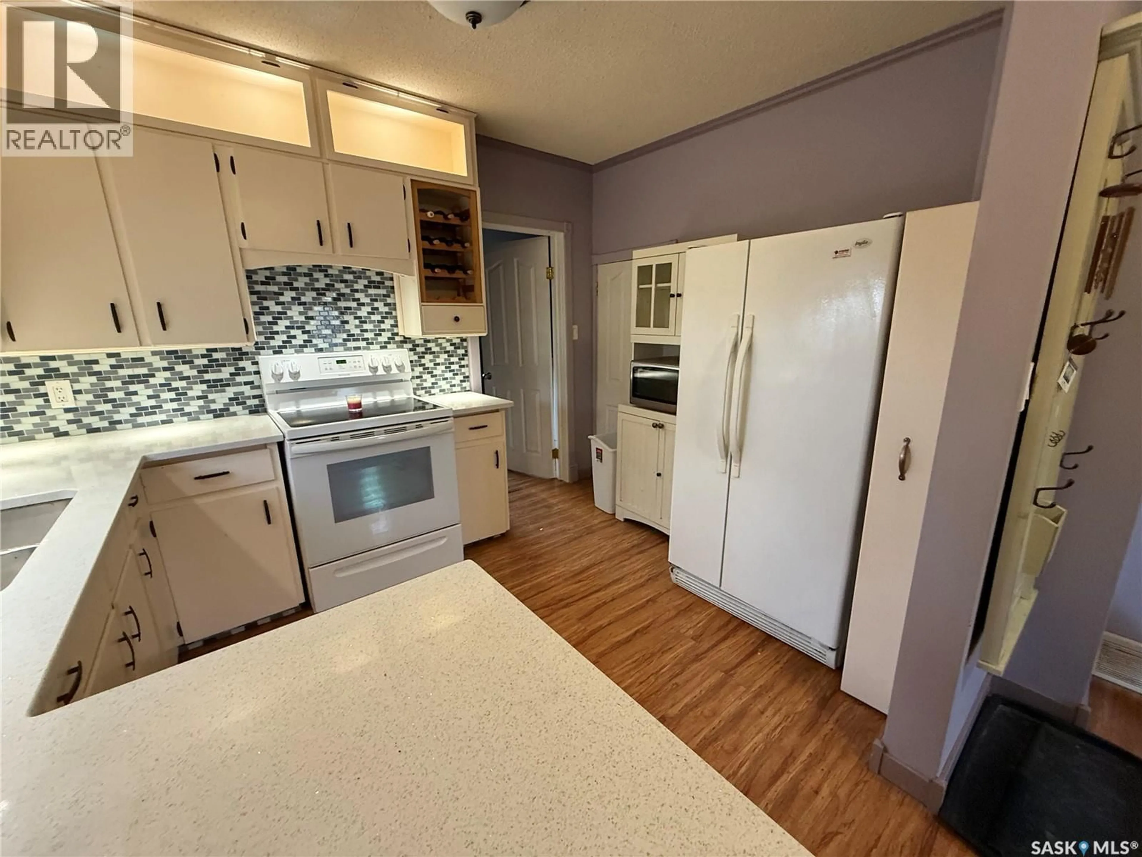 Standard kitchen, unknown for 237 PERKINS STREET, Estevan Saskatchewan S4A0C3