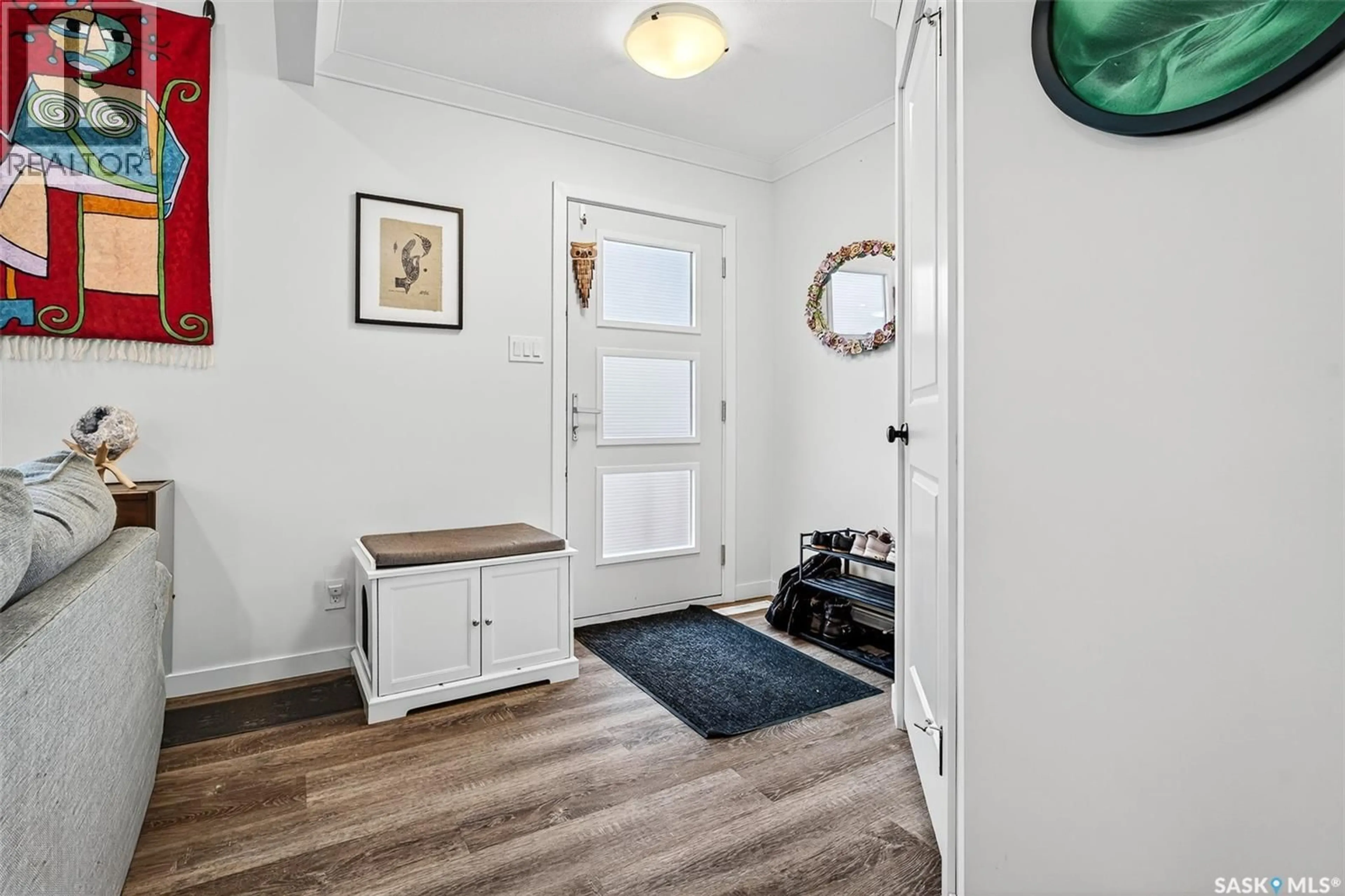 Indoor entryway for E18 9TH AVENUE, Moose Jaw Saskatchewan S6J1C6