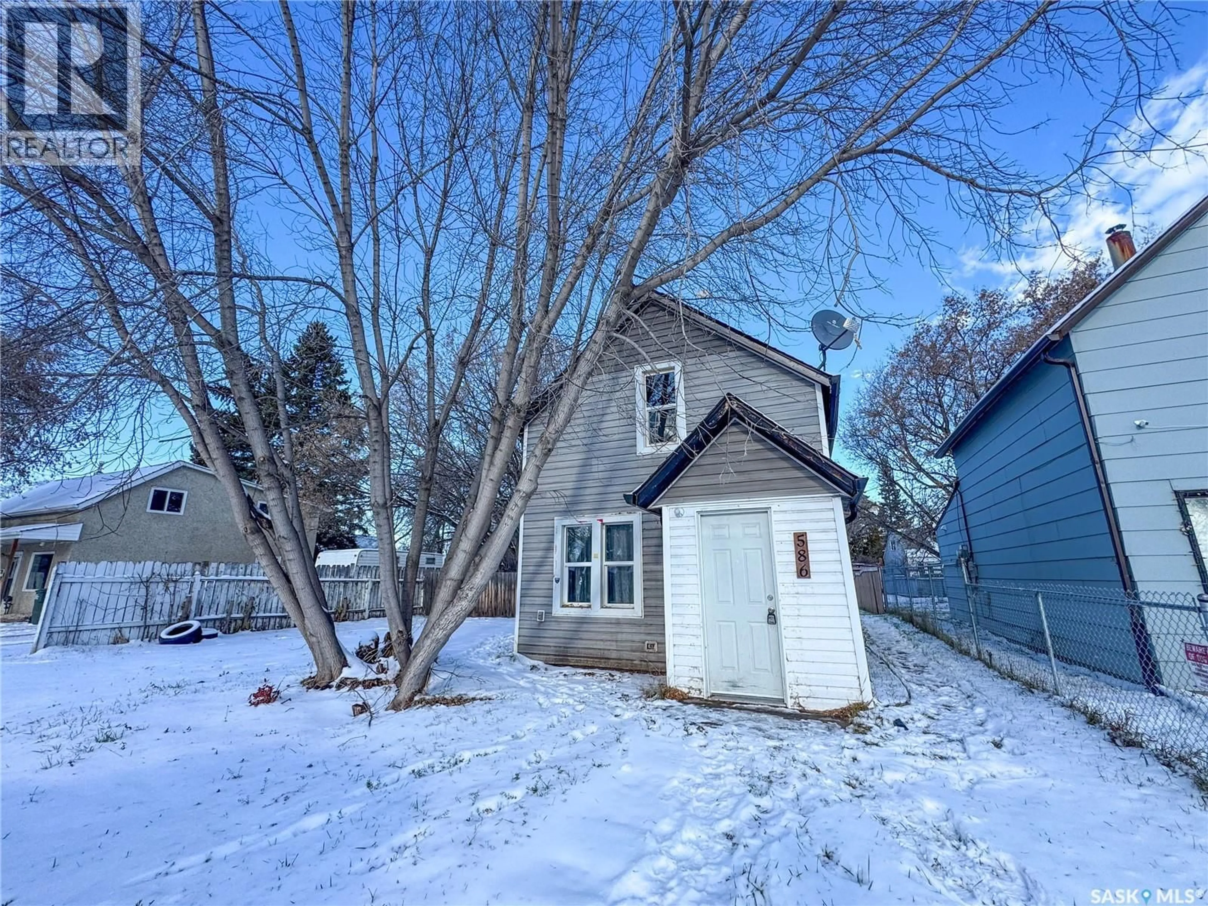 Shed for 586 5TH STREET, Prince Albert Saskatchewan S6V0M1